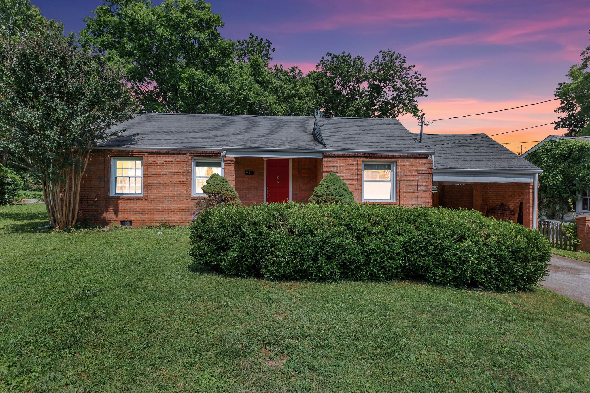 906 Grantland Ave
