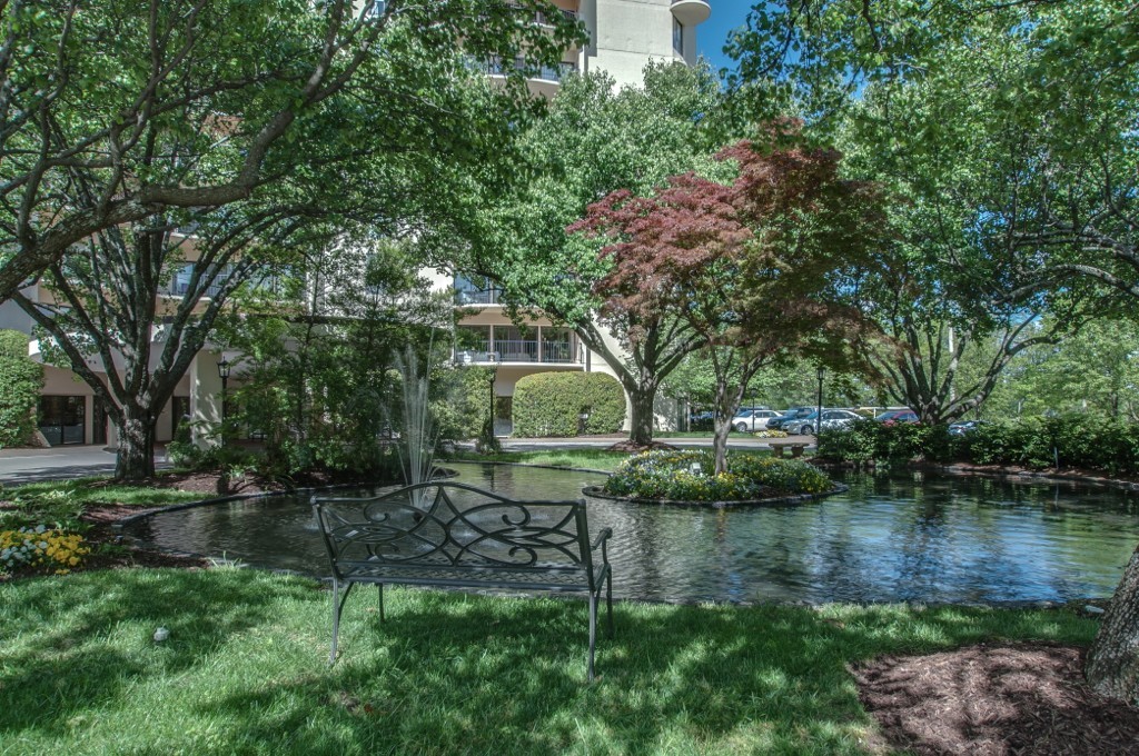 6666 Brookmont Terrace 307
