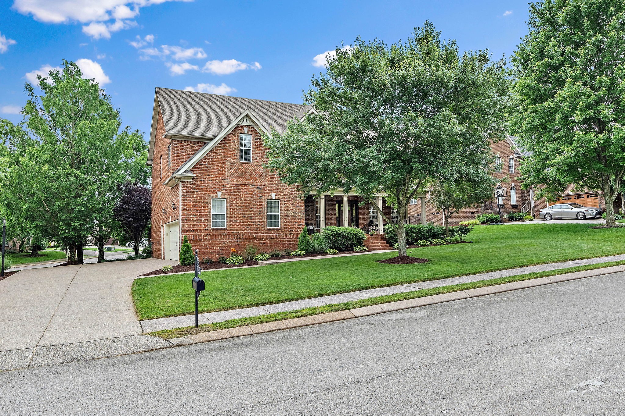 1011 Glessner Dr