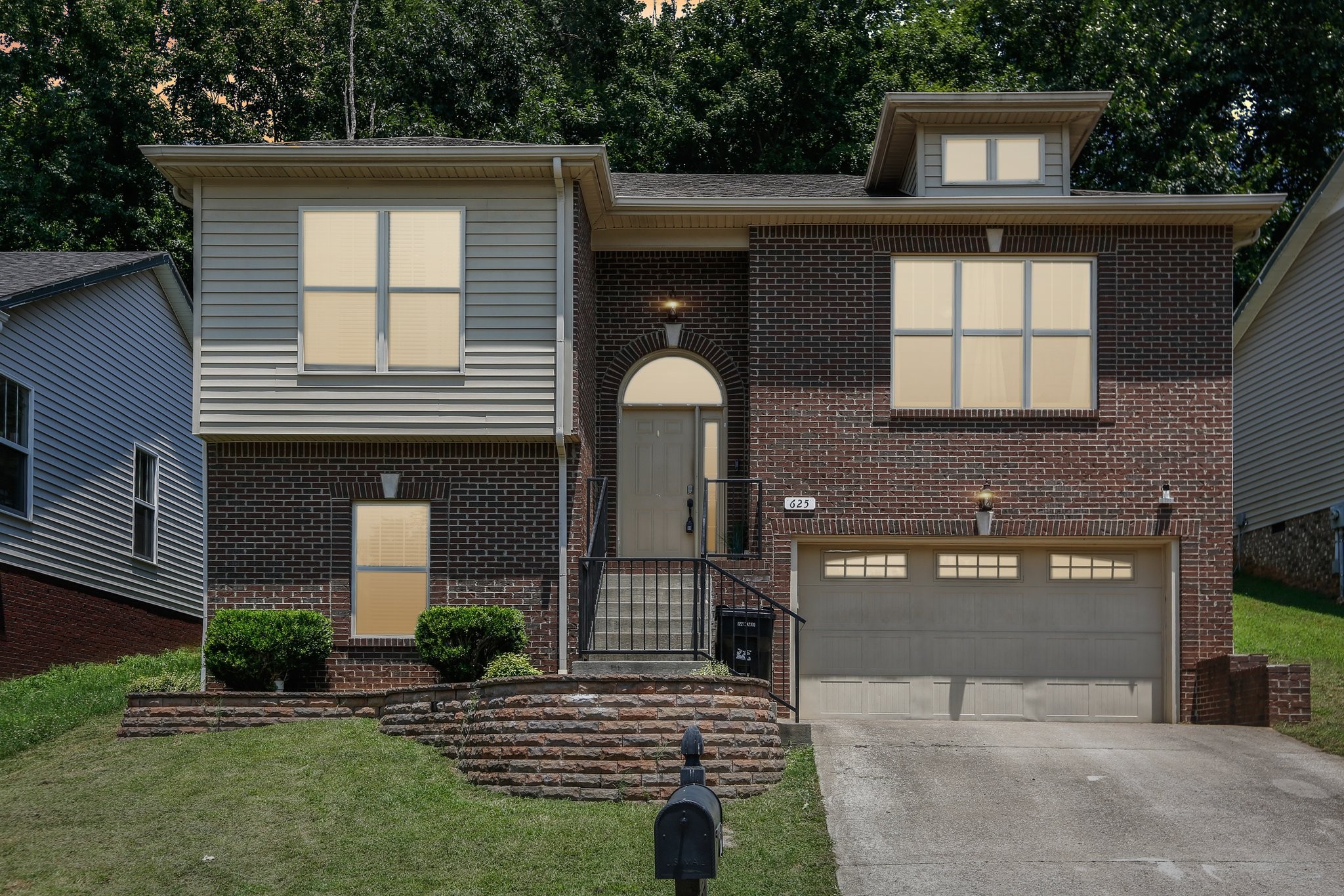 625 Hidden Valley Dr