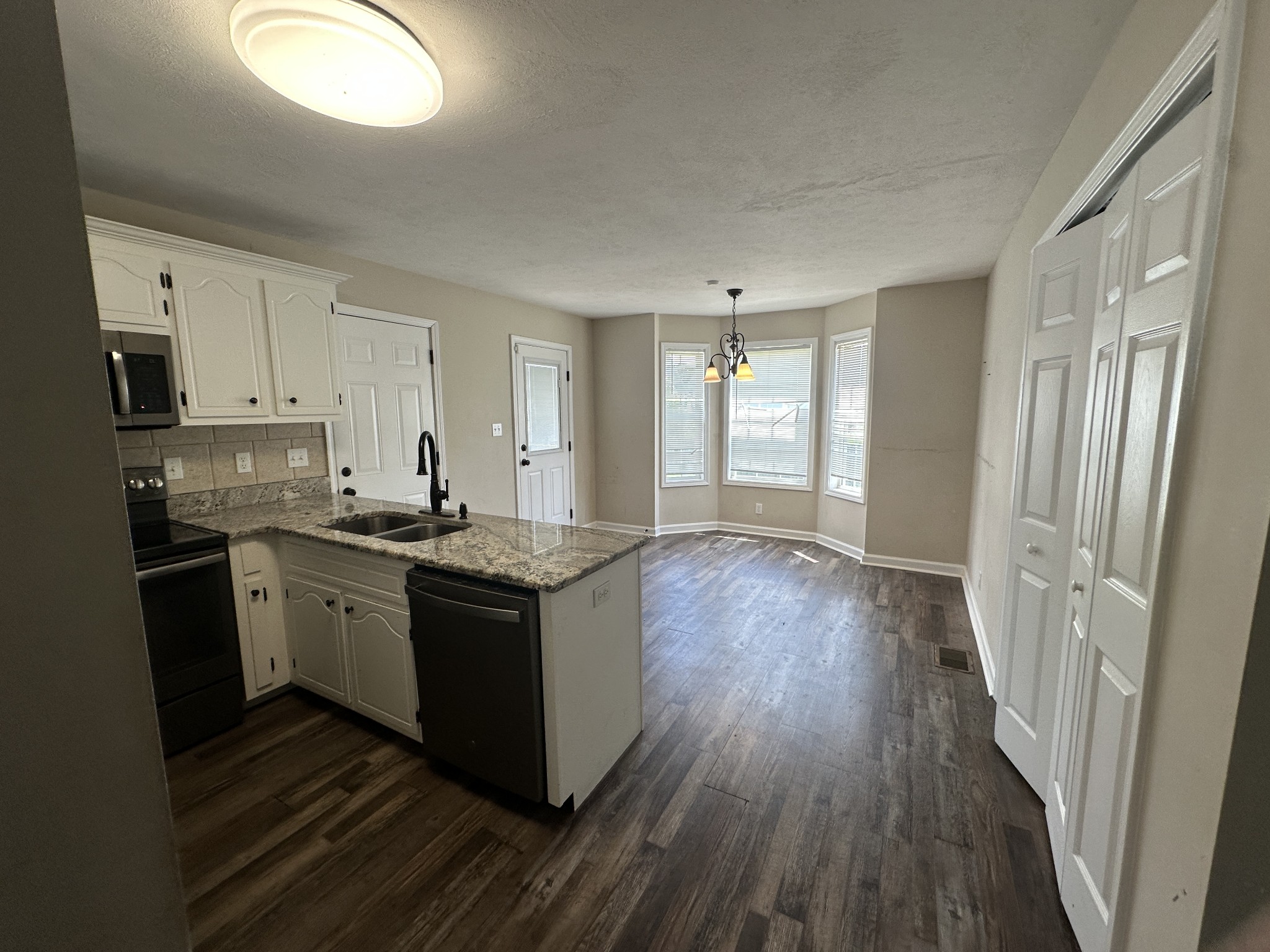 3685 S Naples Ct