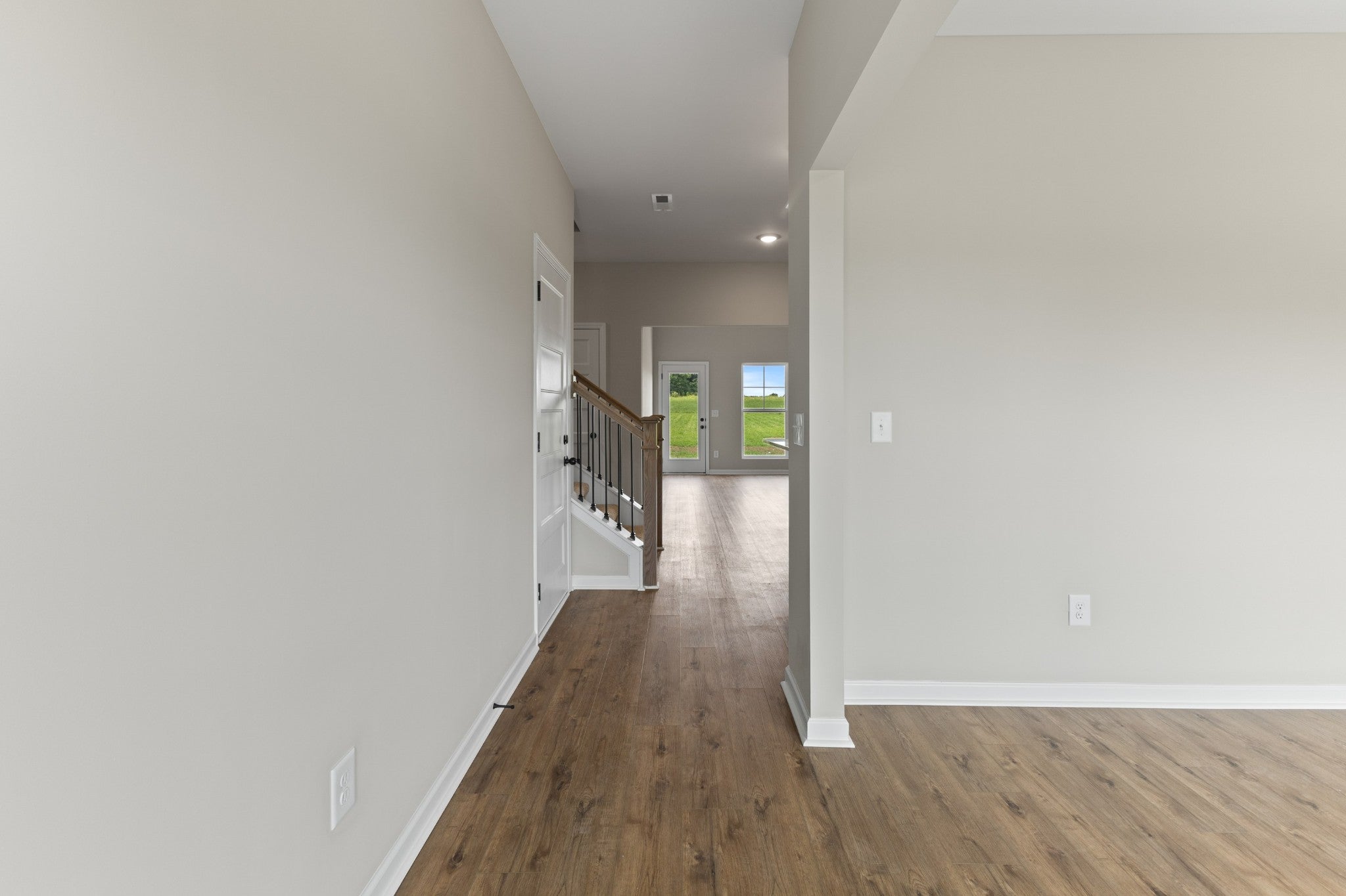 2142 Powell Ln