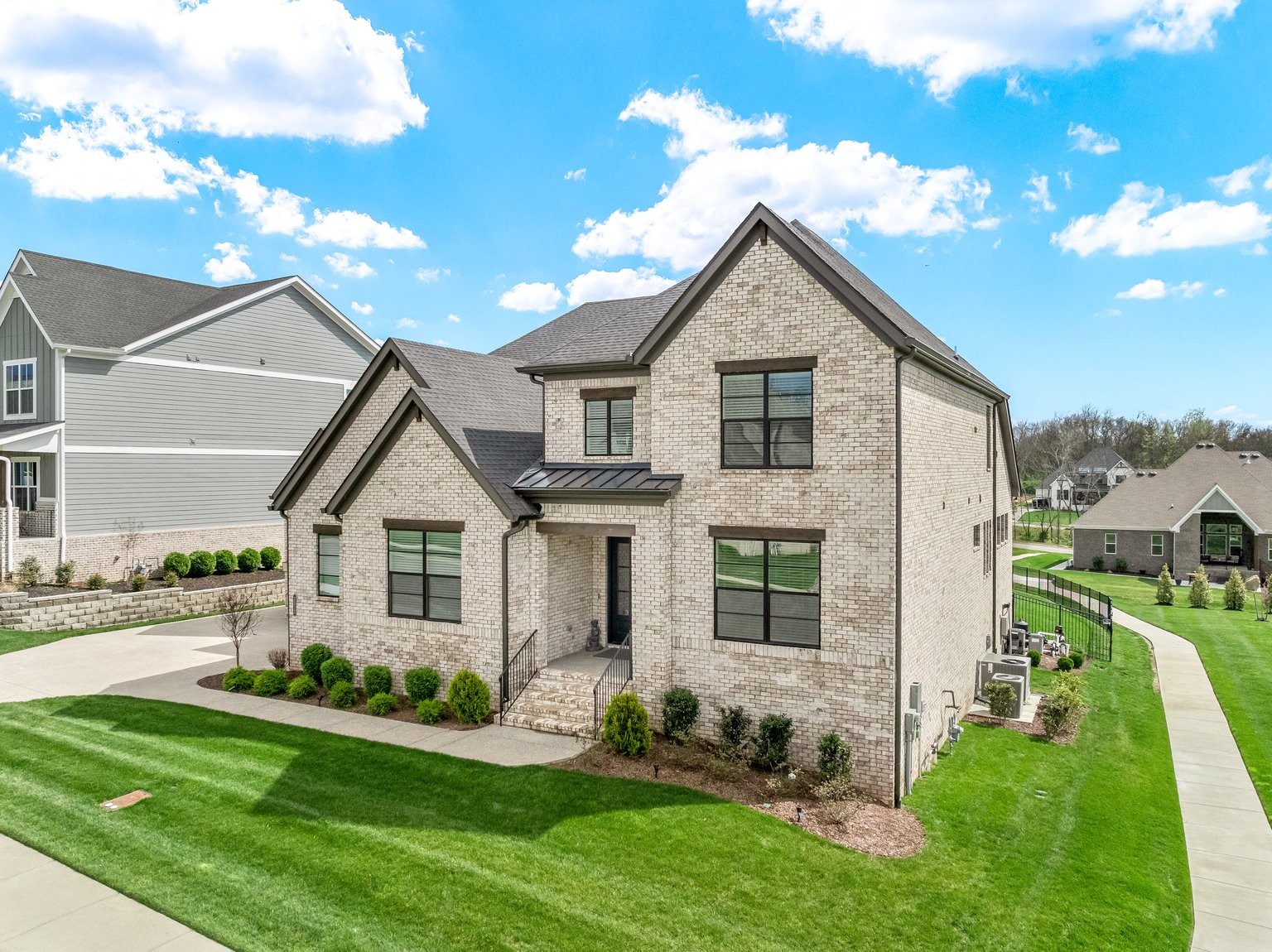3313 Sarah Bee Ln
