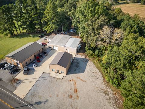 3902 Pulaski Hwy Lawrenceburg TN 38464