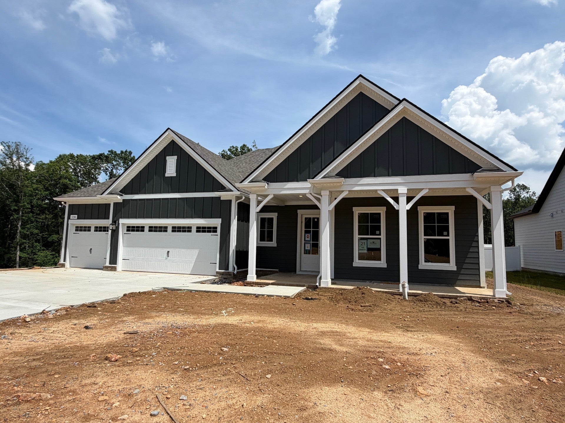 3-bed home for sale in Fairview, TN 37062, 7290 Fairlawn Drive 7290 Fairlawn Drive, Fairview TN 37062 3-bed home, photo 2 of 24