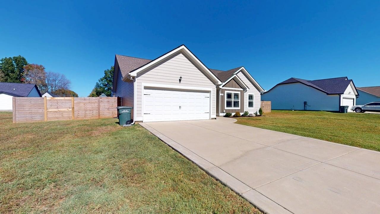 3092 Sofia Ln