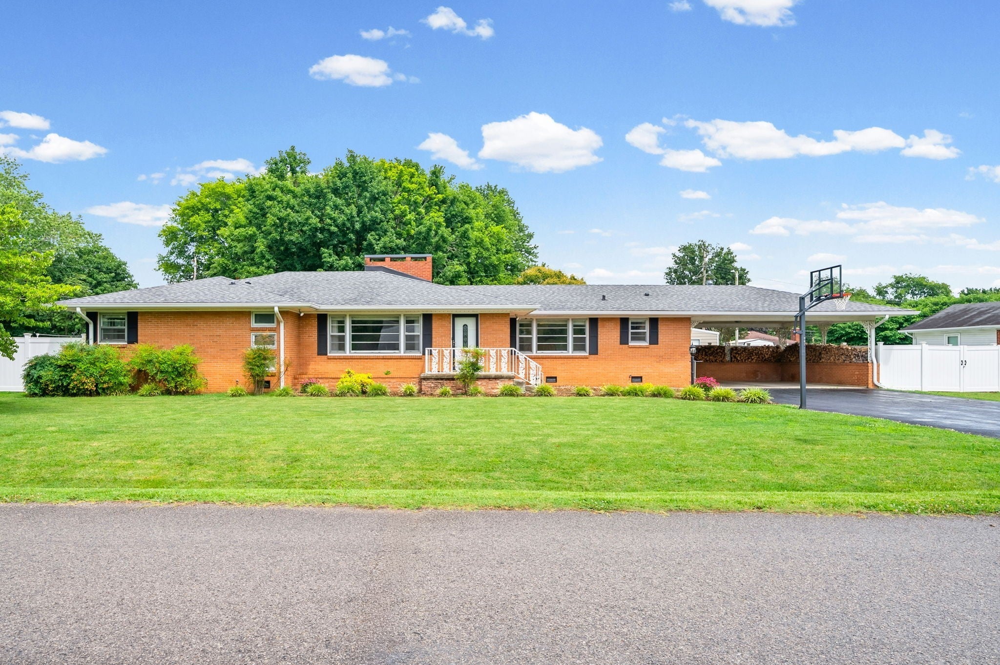 3424 Leland Cir