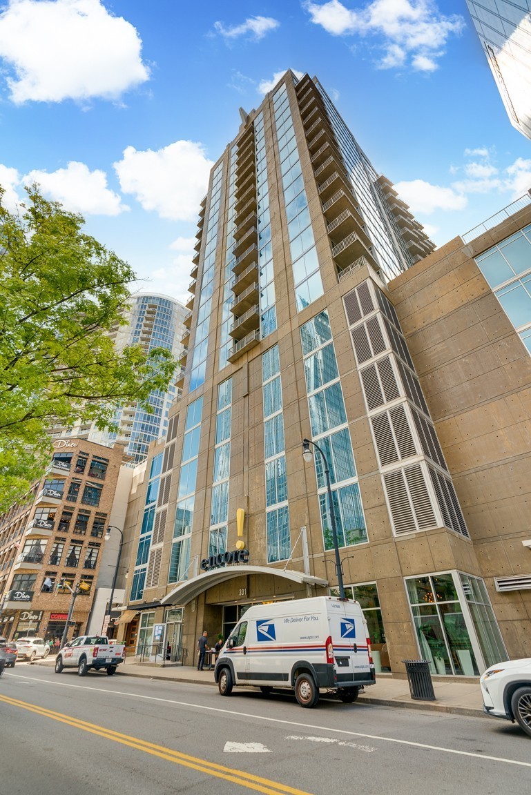 301 Demonbreun St 911