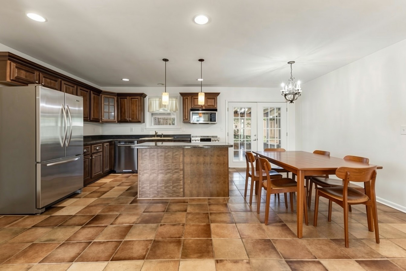 504 Colice Jeanne Rd