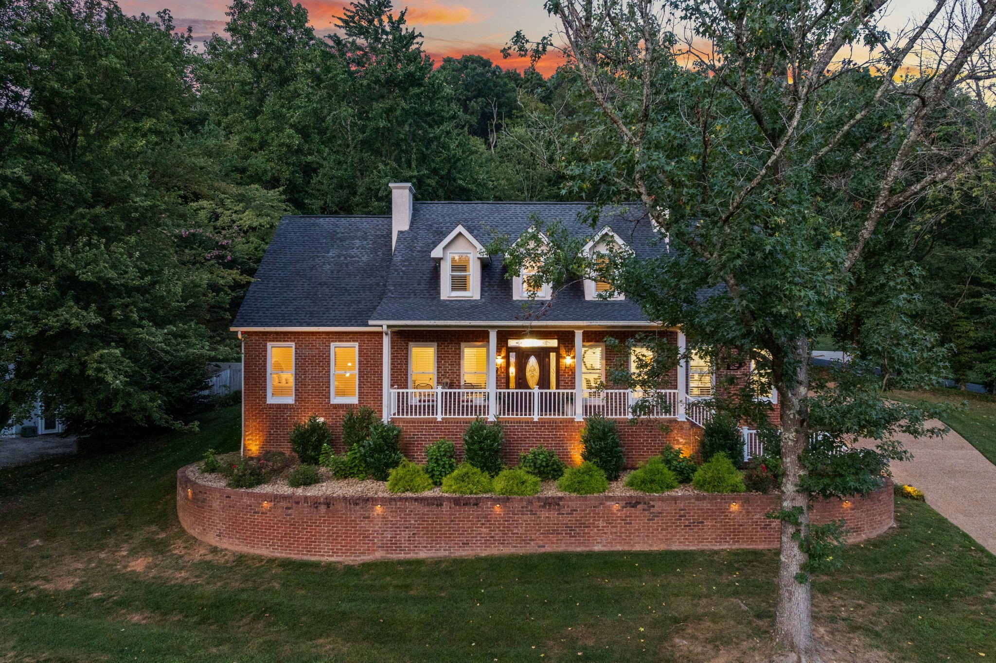 1566 N Plantation Dr