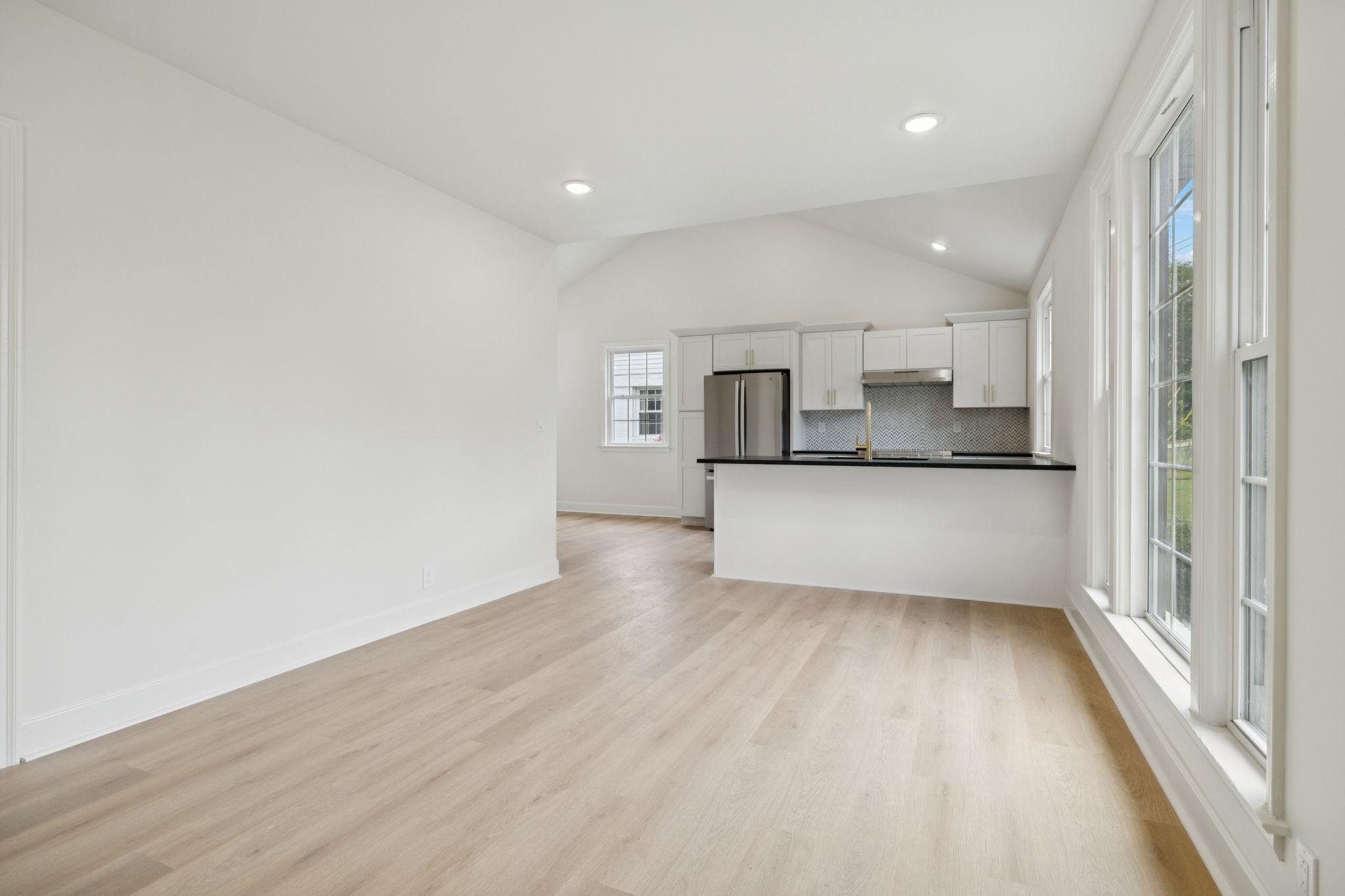 2343 Fernwood Dr