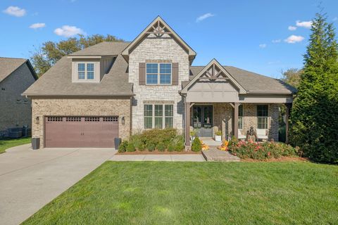 2734 Paddock Park Dr Thompsons Station TN 37179