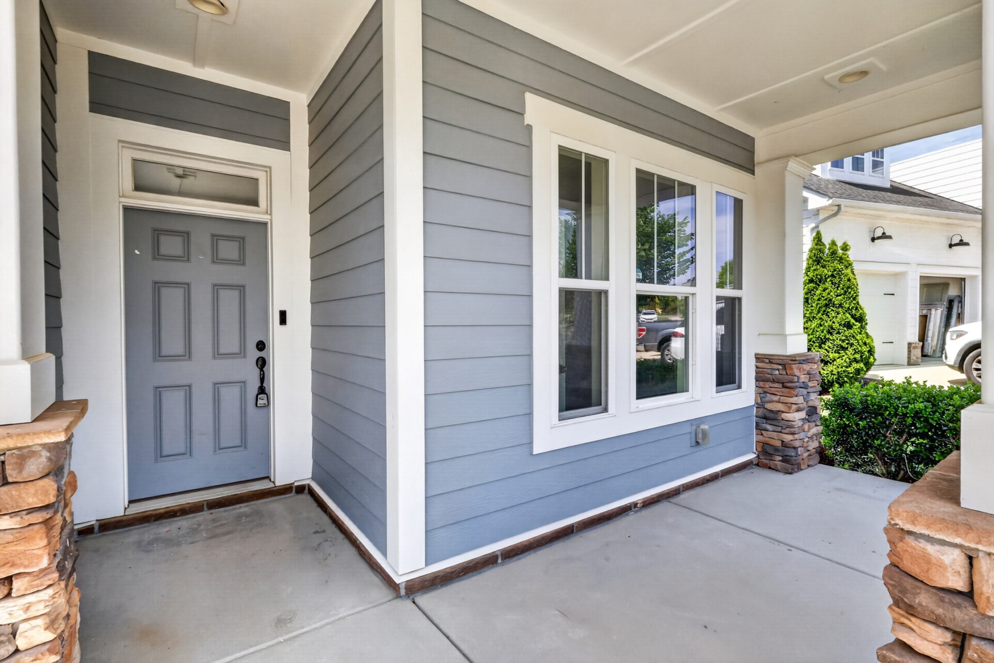 412 Abington Dr