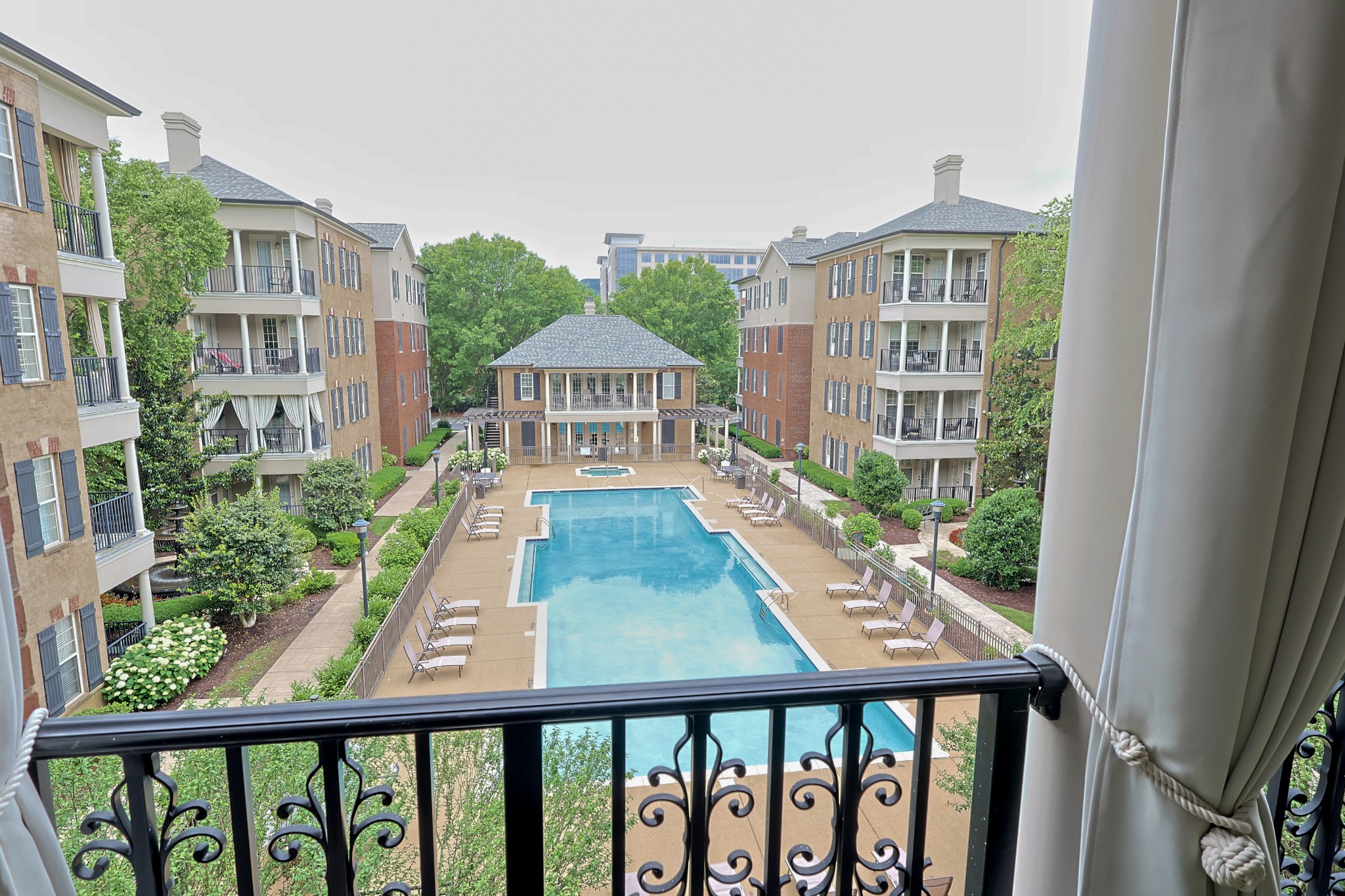 307 Seven Springs Way 304