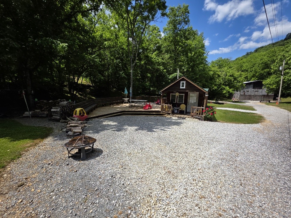 96 Maranatha Hollow Ln
