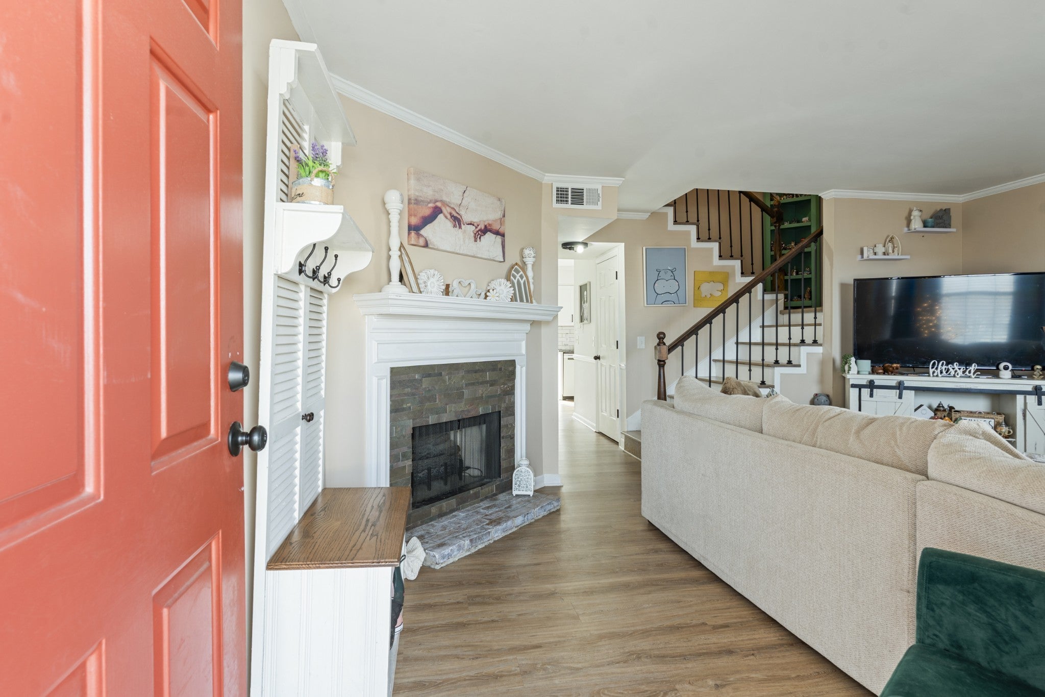 61 Rolling Meadows Dr