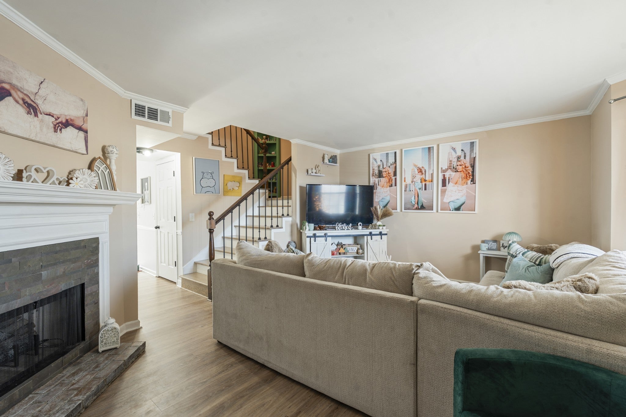 61 Rolling Meadows Dr