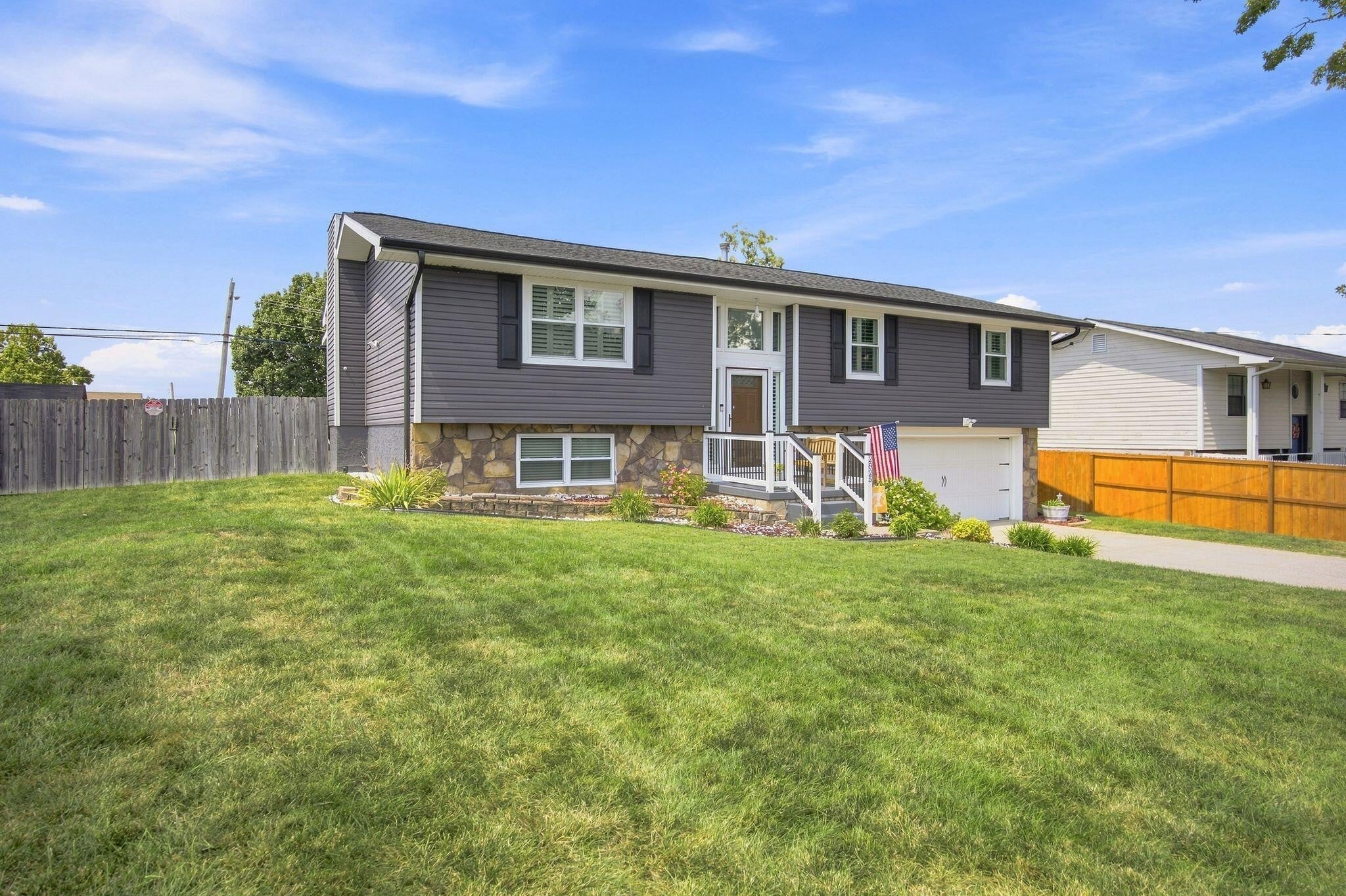 2825 Hidden Trail Lane