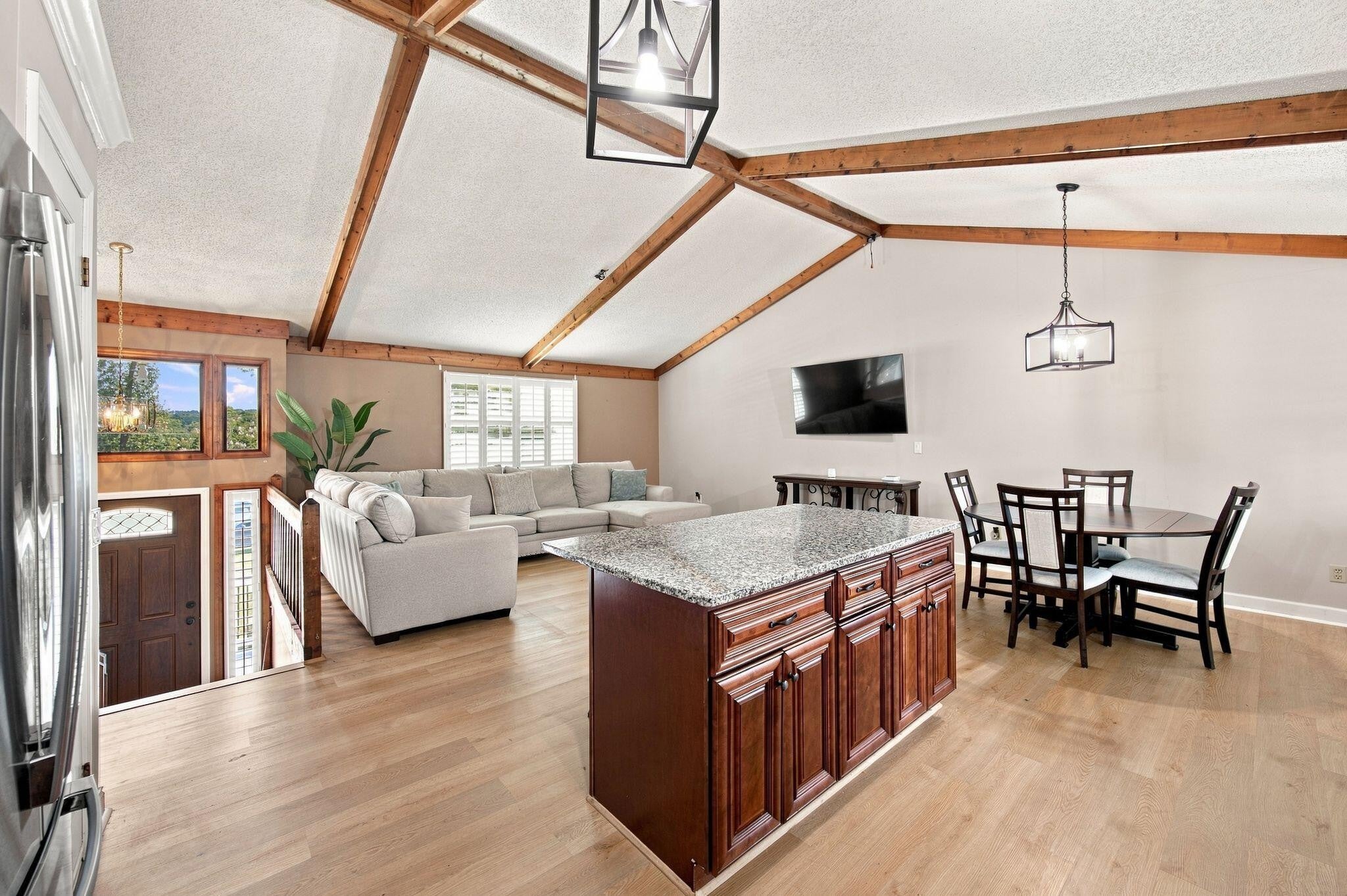 2825 Hidden Trail Lane