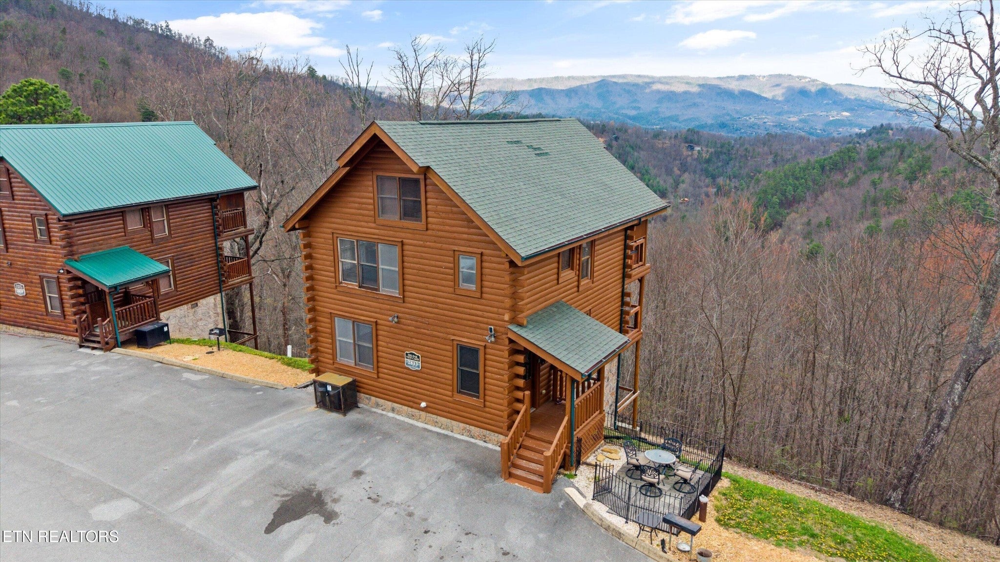 2833 White Oak Ridge Lane