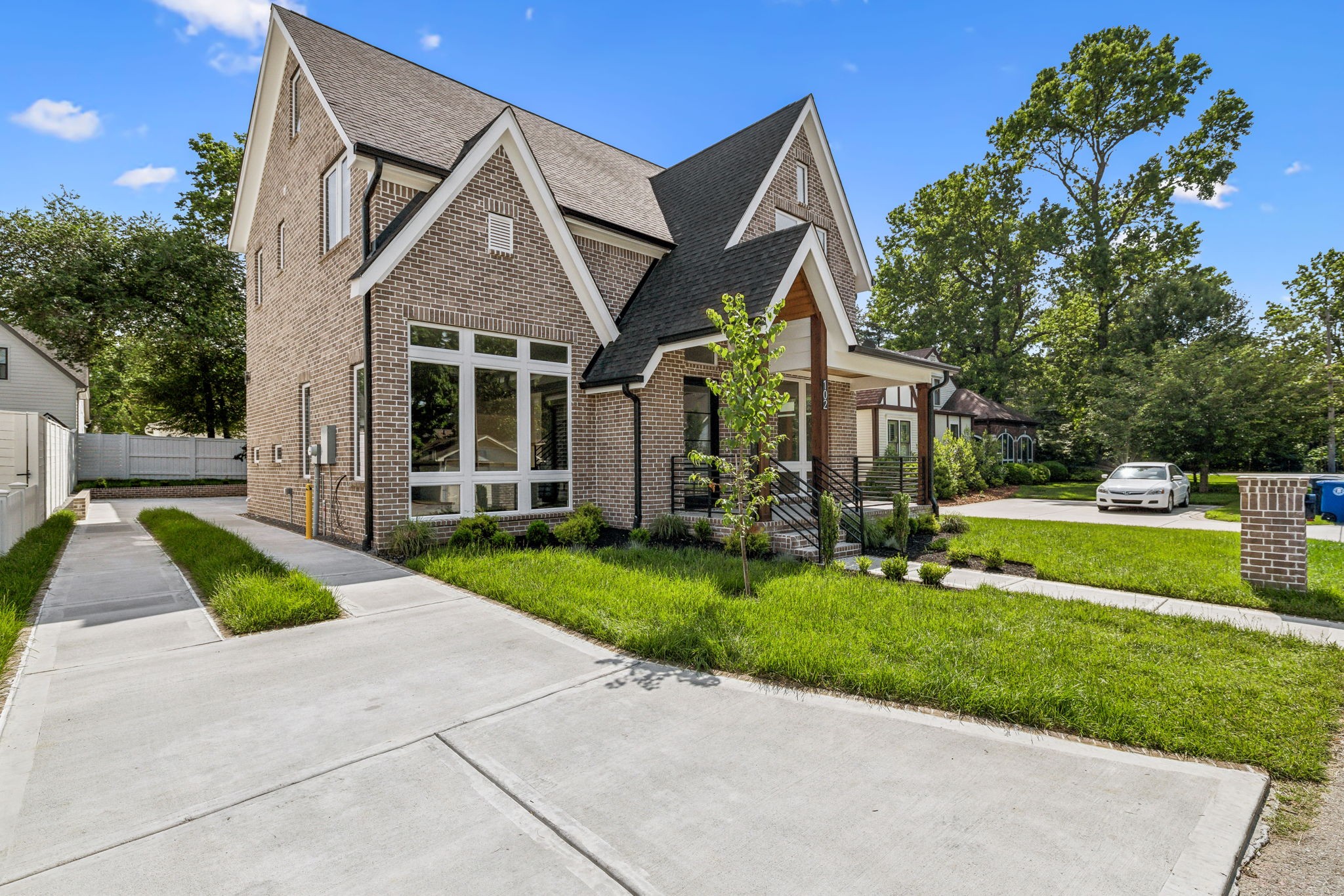 102 Battlefield Dr