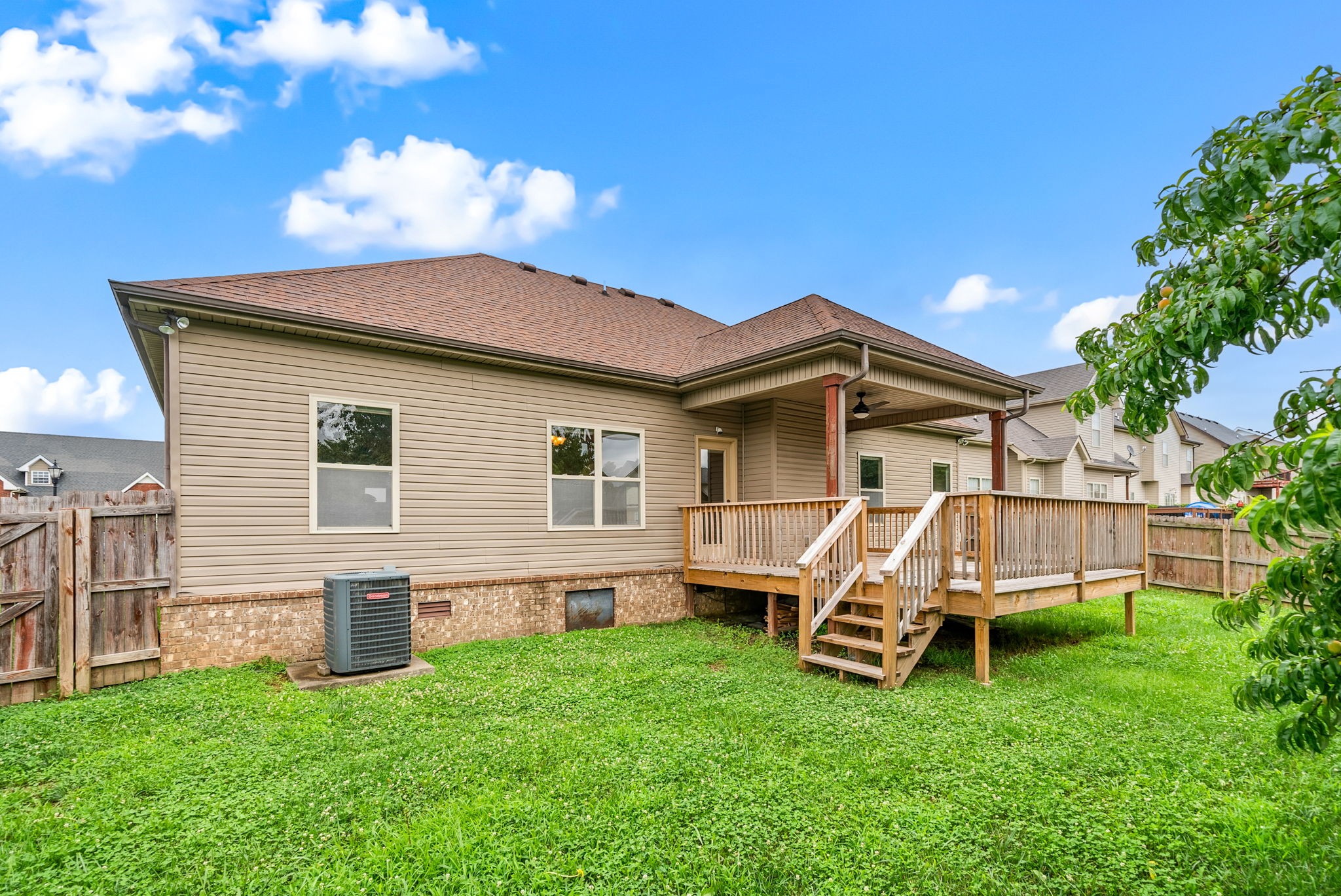 1490 Cobra Ln