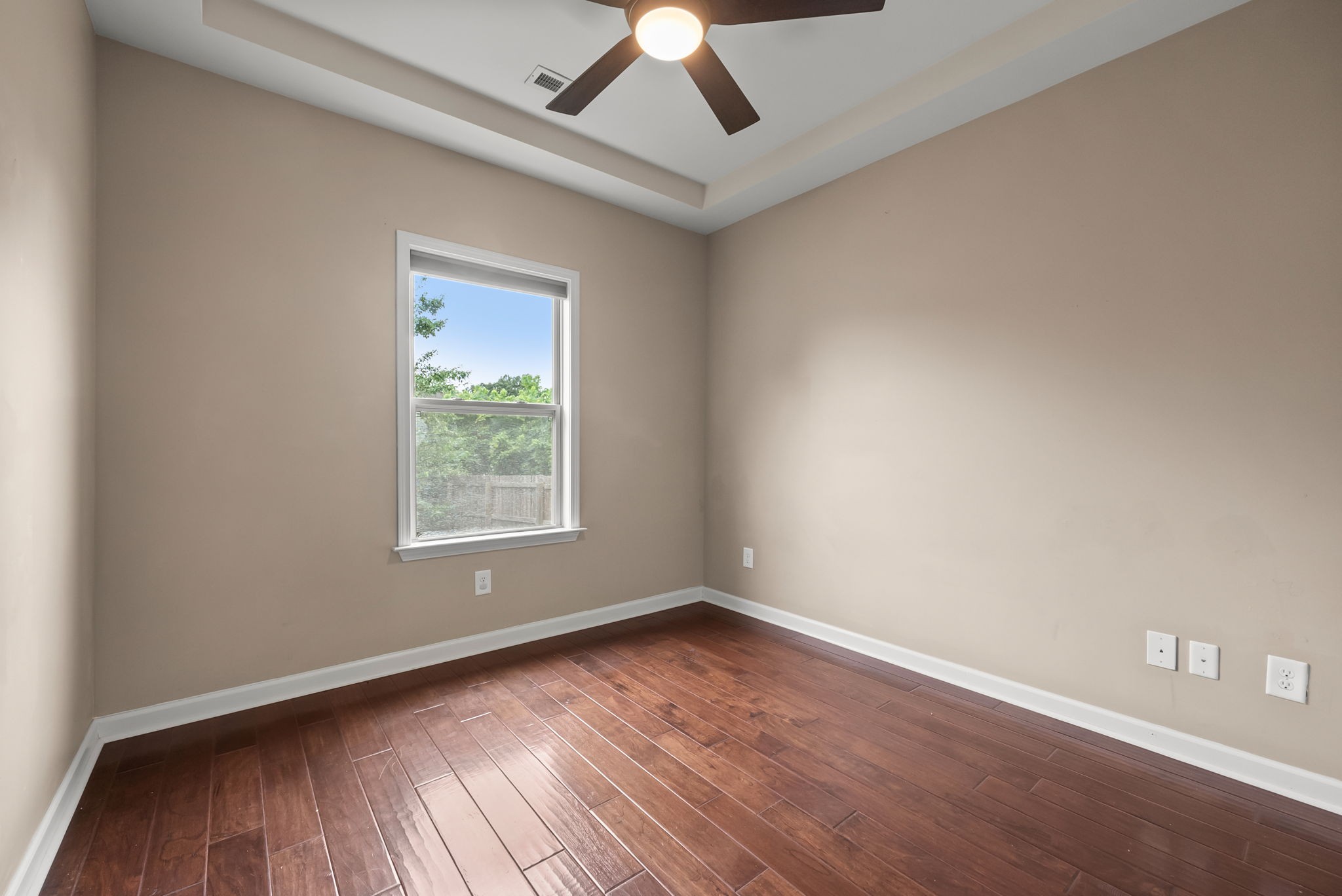 1490 Cobra Ln