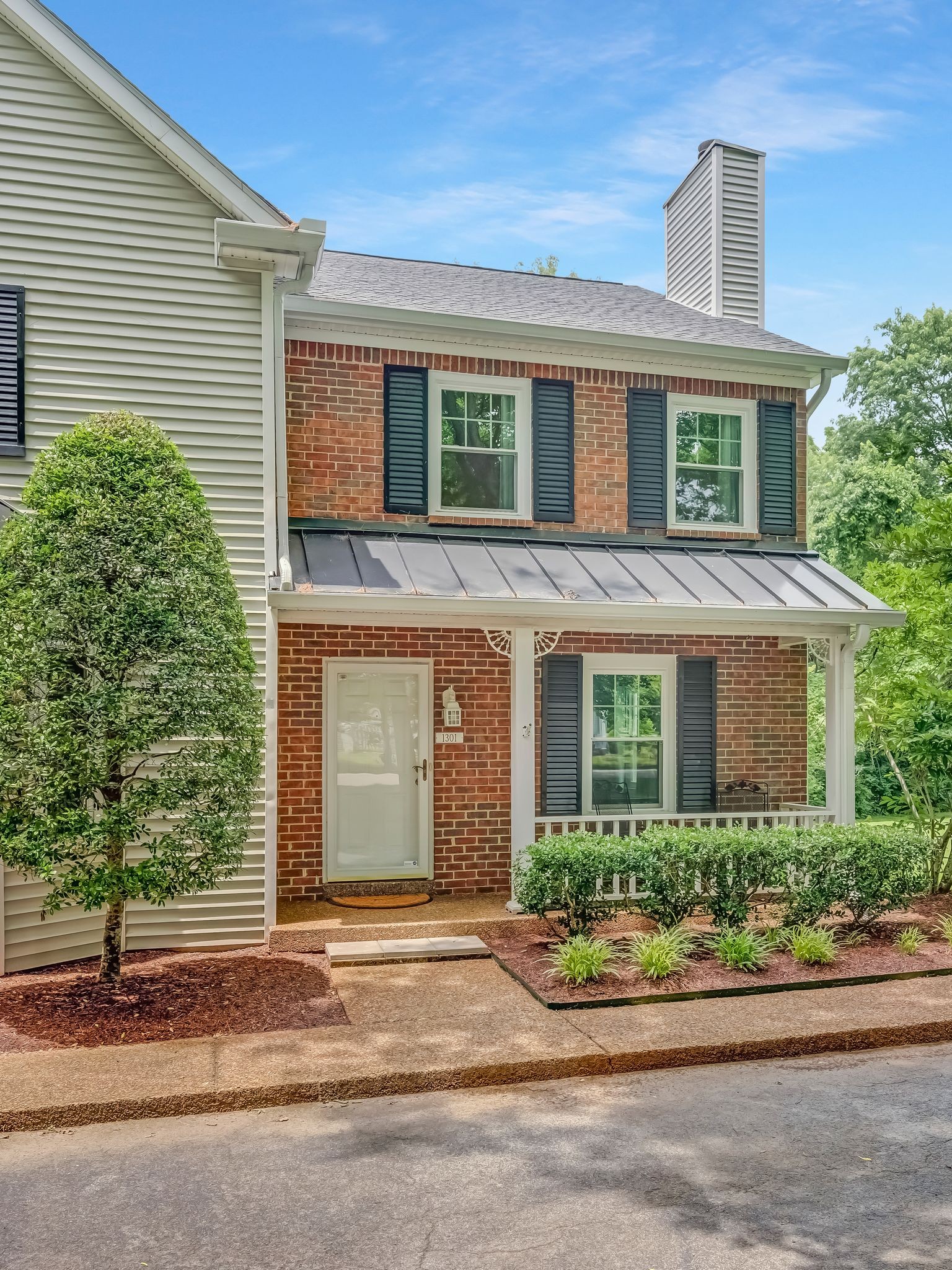 1301 Carriage Park Dr