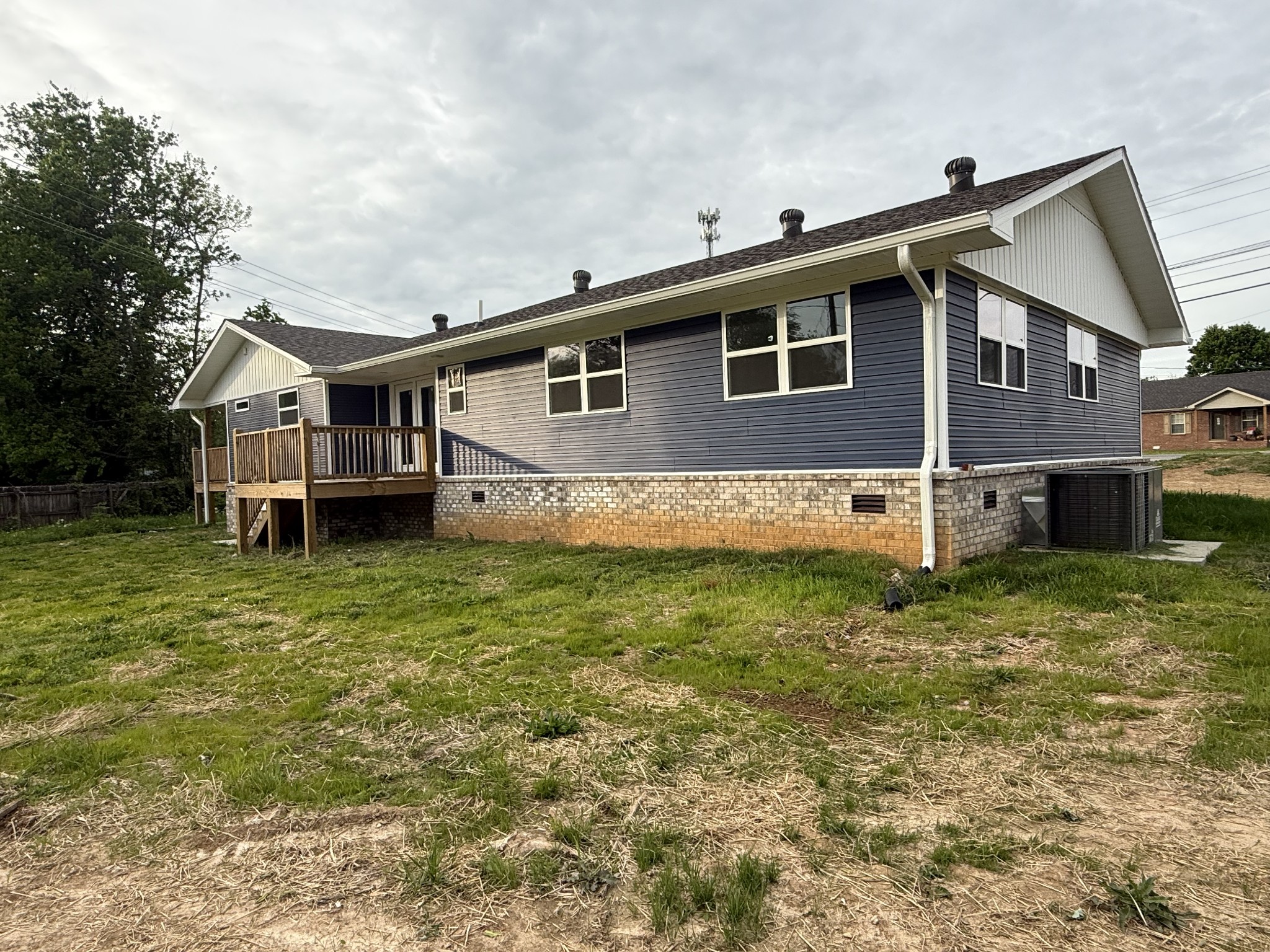 466 Lafayette Rd