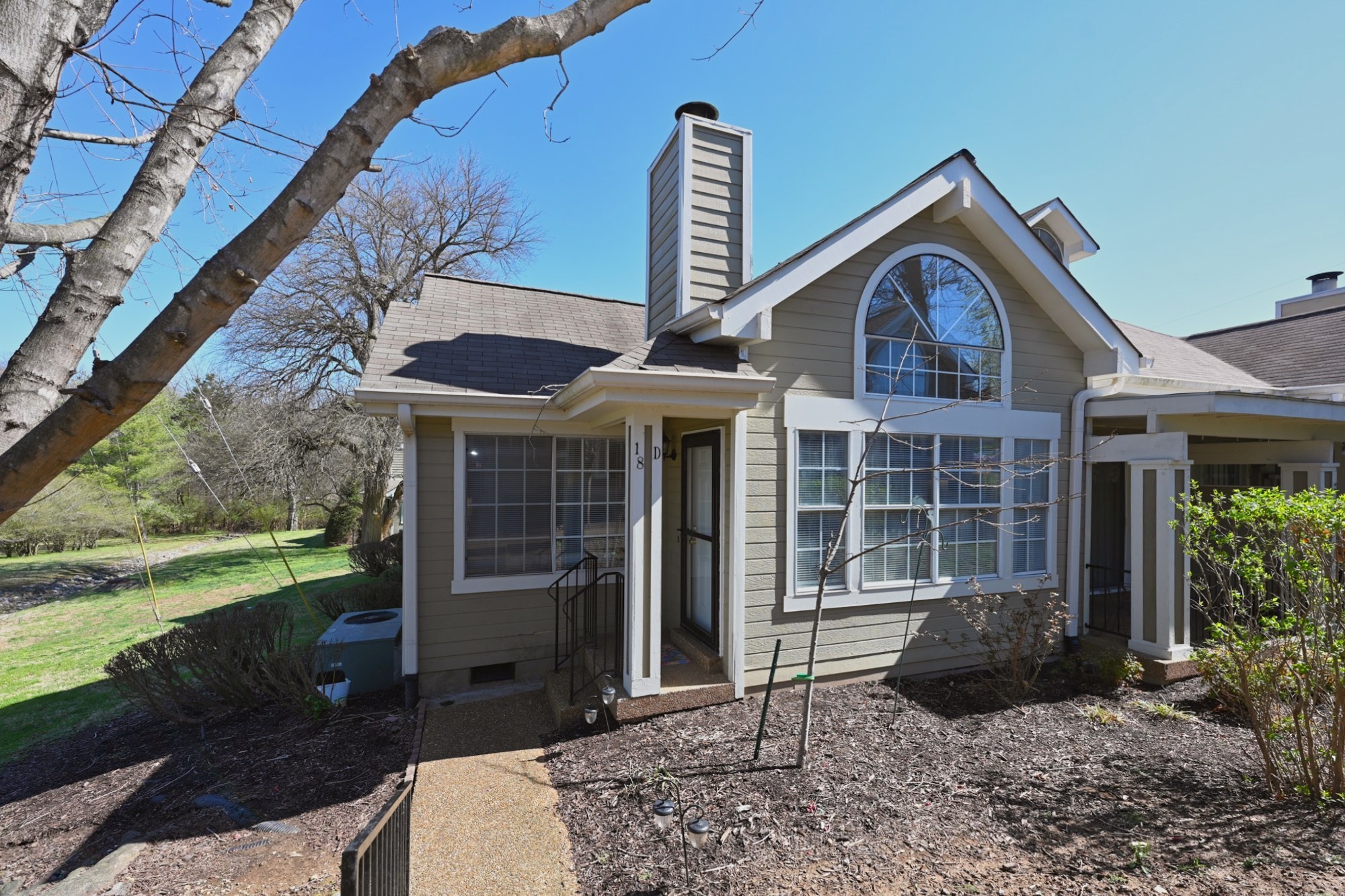 129 Cherry Hill Dr 18D