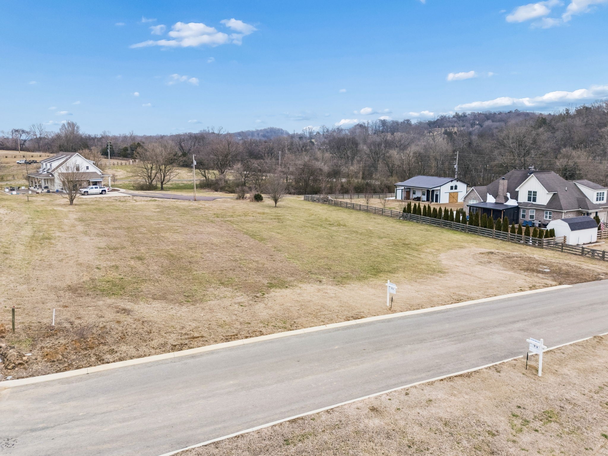 102 Heirloom Ln