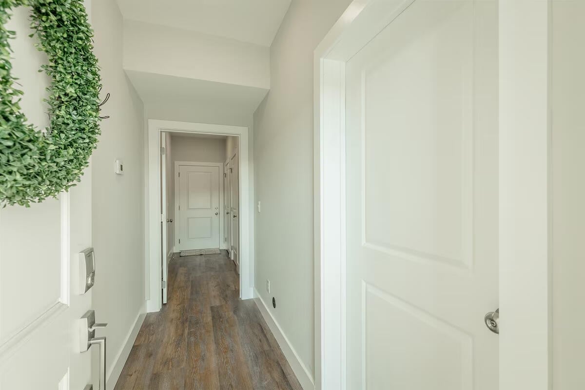 917 E 17th Street 105