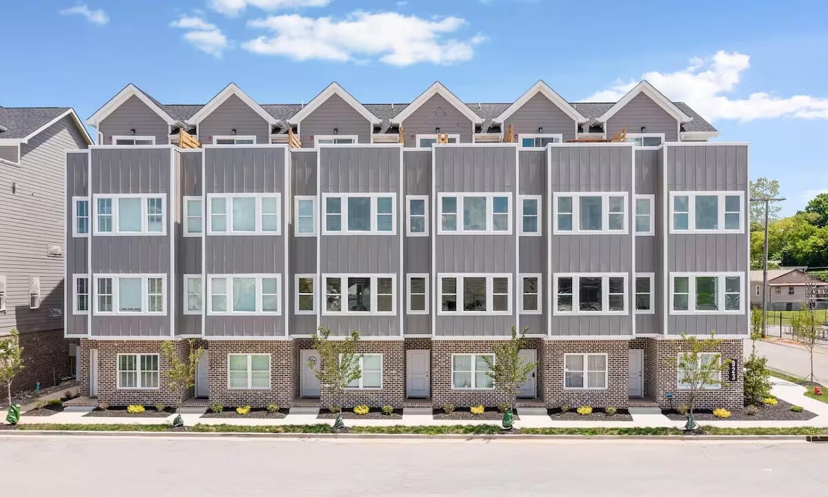 917 E 17th Street 105