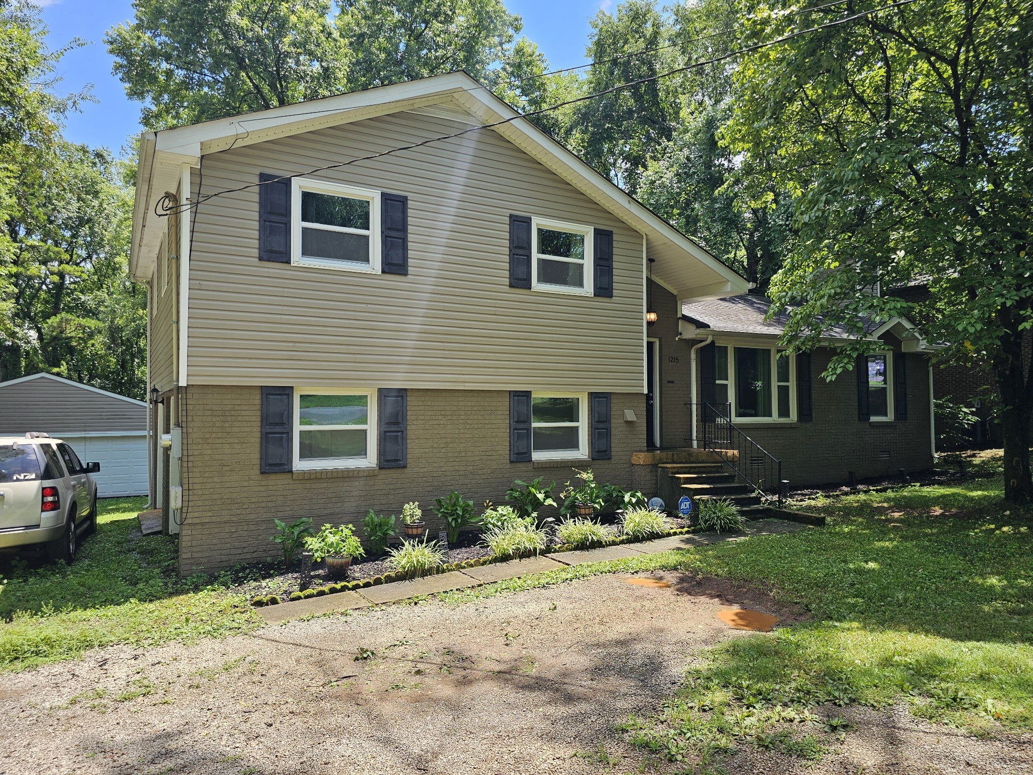 1215 Parkview Ter