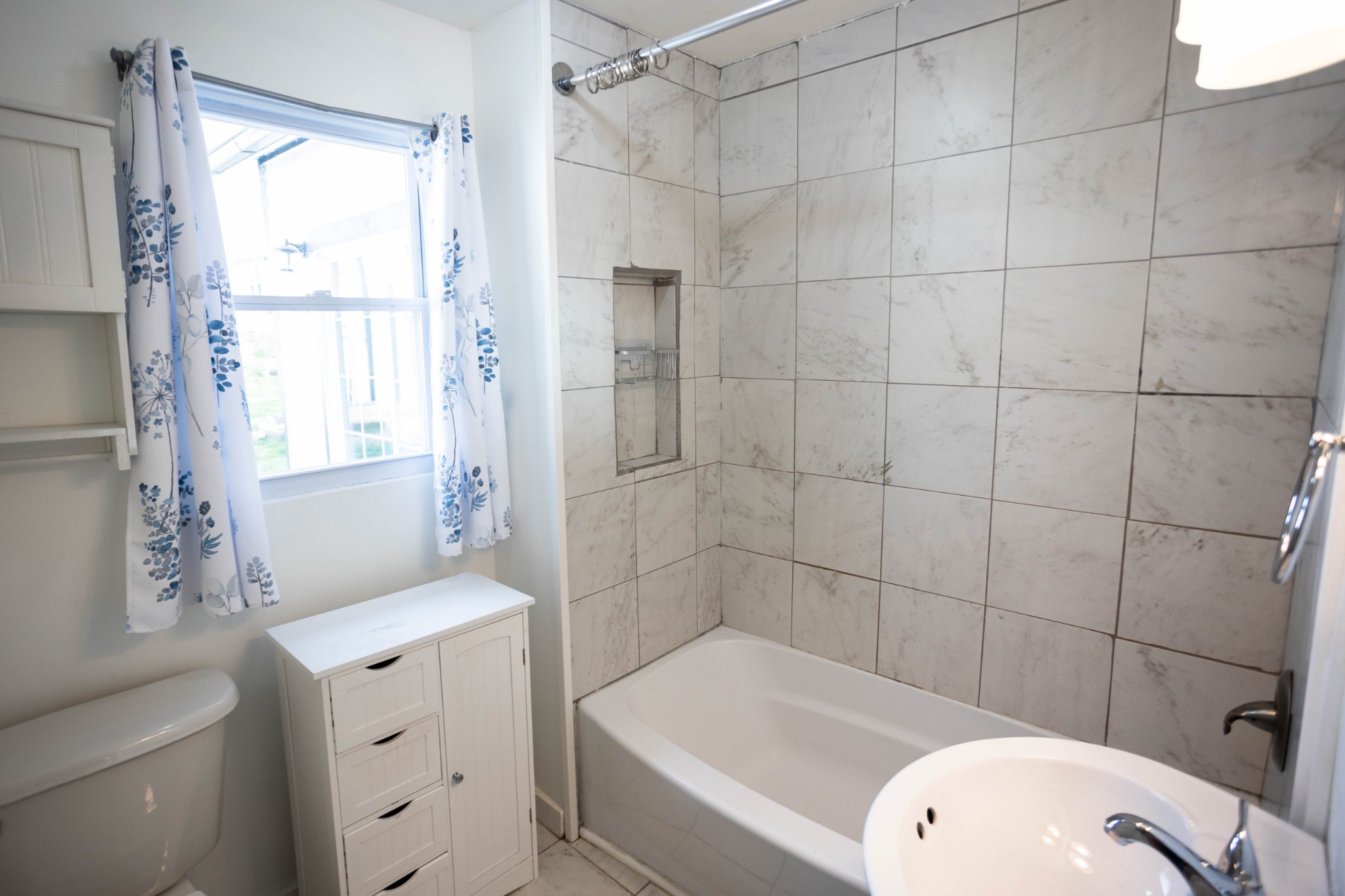 Columbia, Tennessee 38401, United States, 3 Bedrooms Bedrooms, ,2 BathroomsBathrooms,Residential,Active,162111