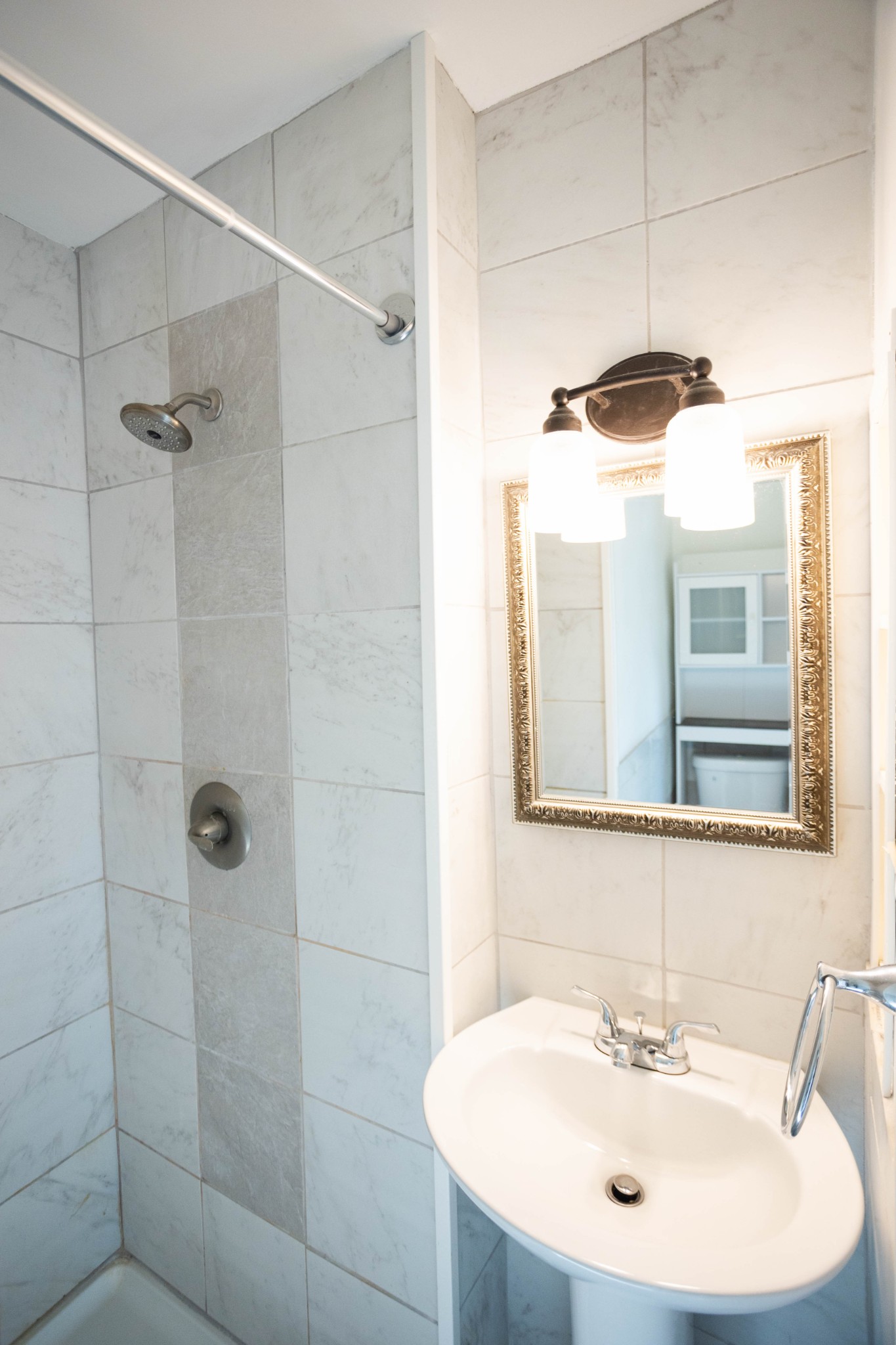 Columbia, Tennessee 38401, United States, 3 Bedrooms Bedrooms, ,2 BathroomsBathrooms,Residential,Active,162111