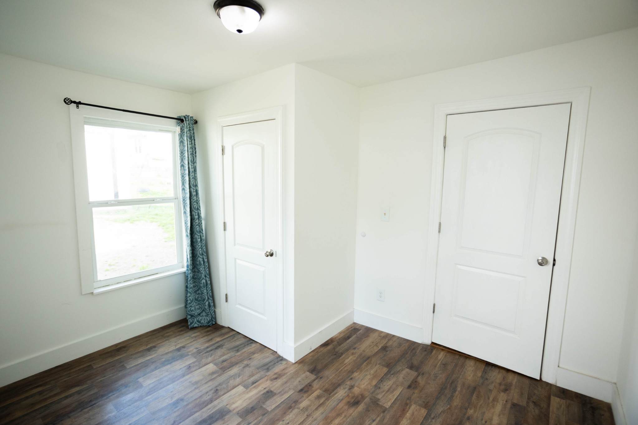 Columbia, Tennessee 38401, United States, 3 Bedrooms Bedrooms, ,2 BathroomsBathrooms,Residential,Active,162111