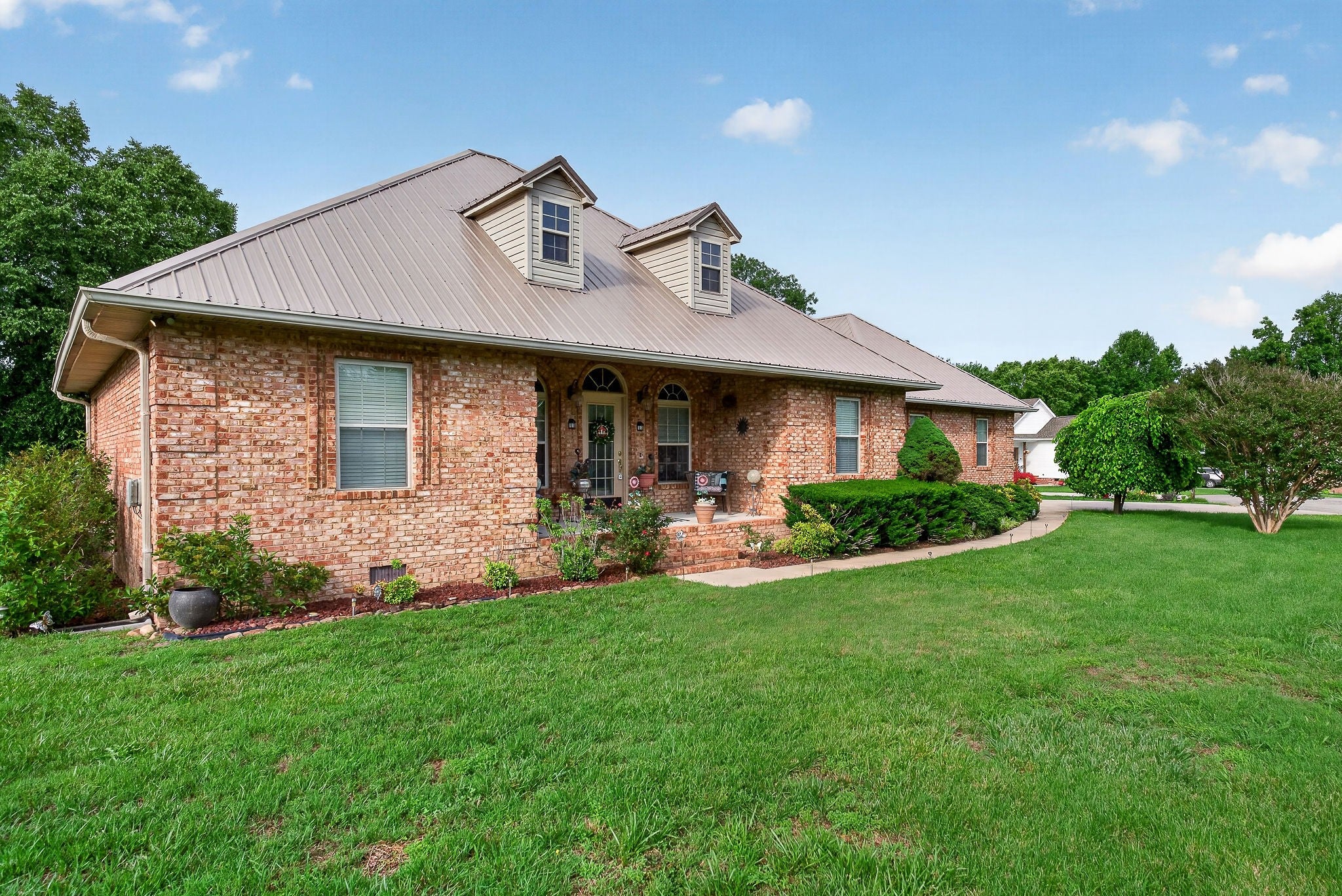 271 Hearthstone Dr