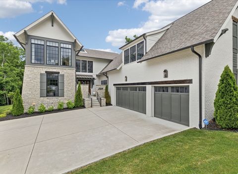 1040B Battery Ln E Nashville TN 37220