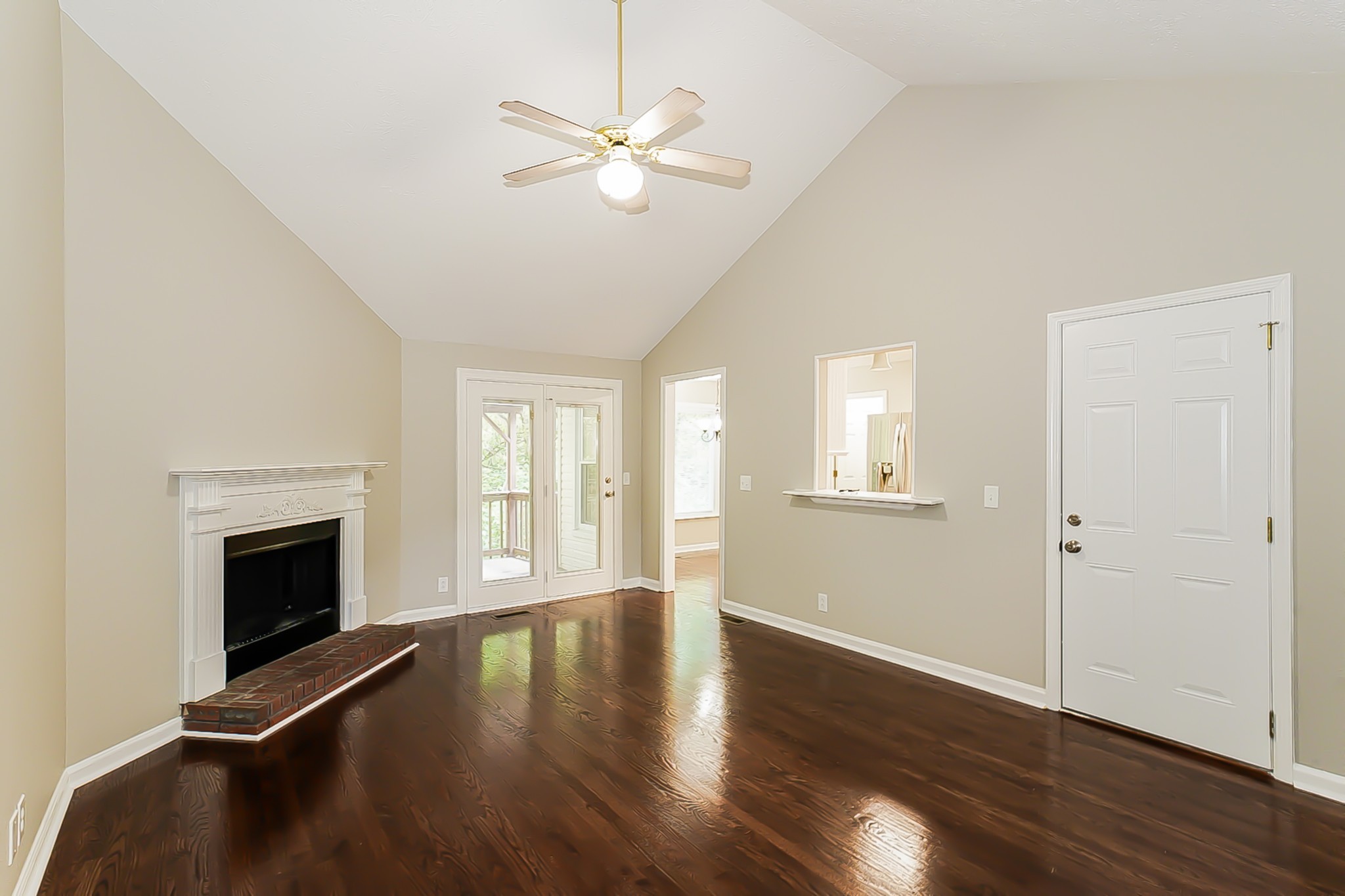 212 Riverpoint Ct
