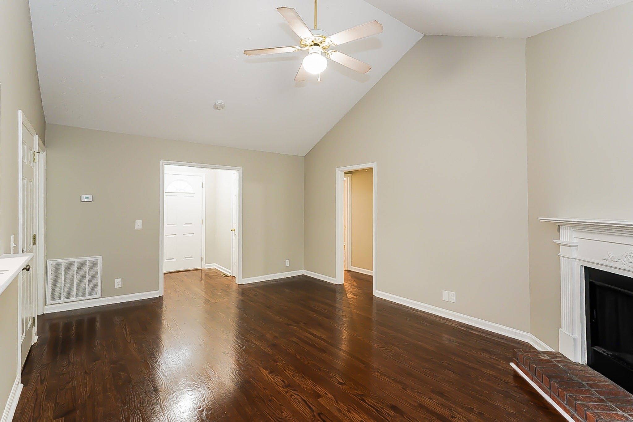 212 Riverpoint Ct