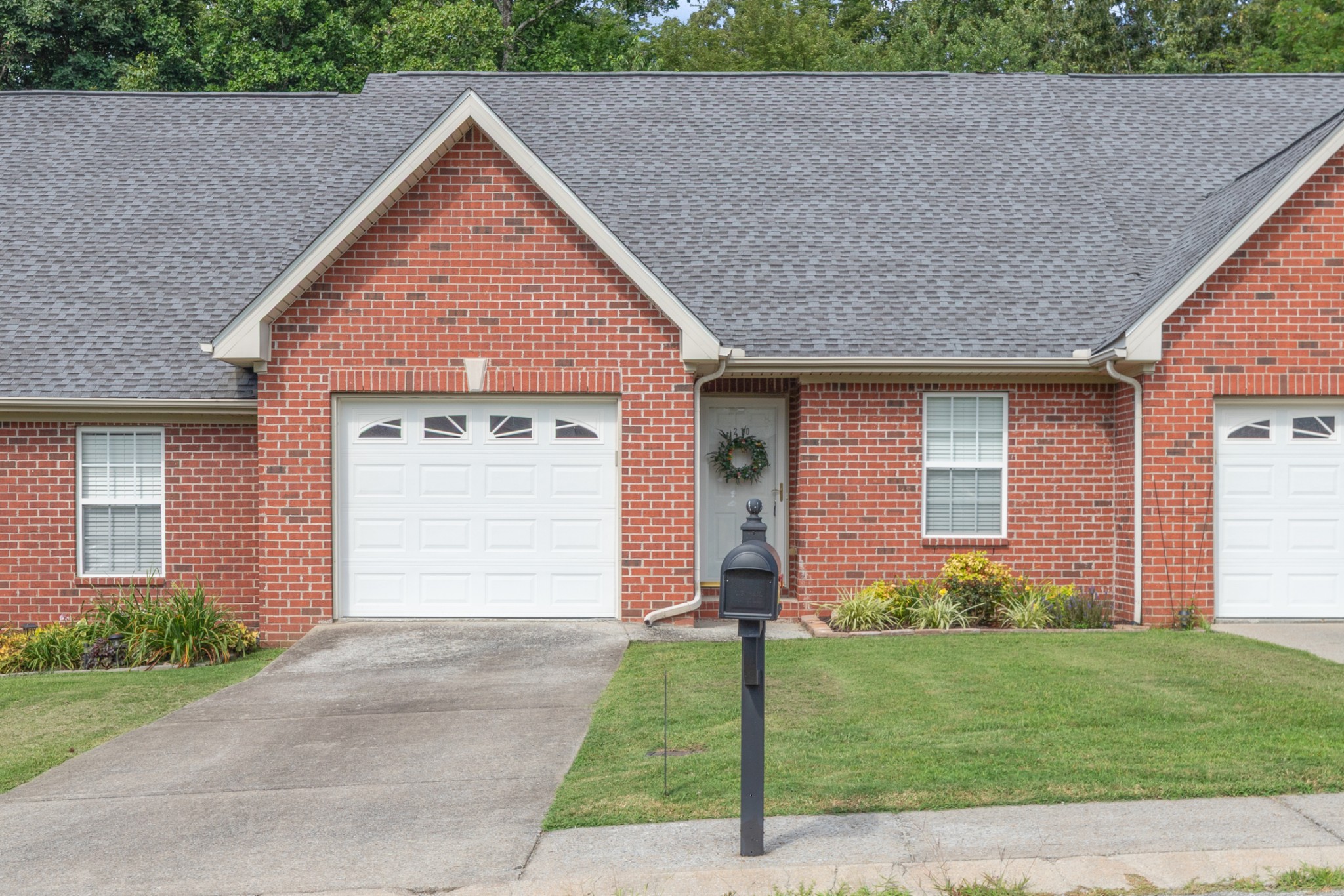 210 Johnstone Dr