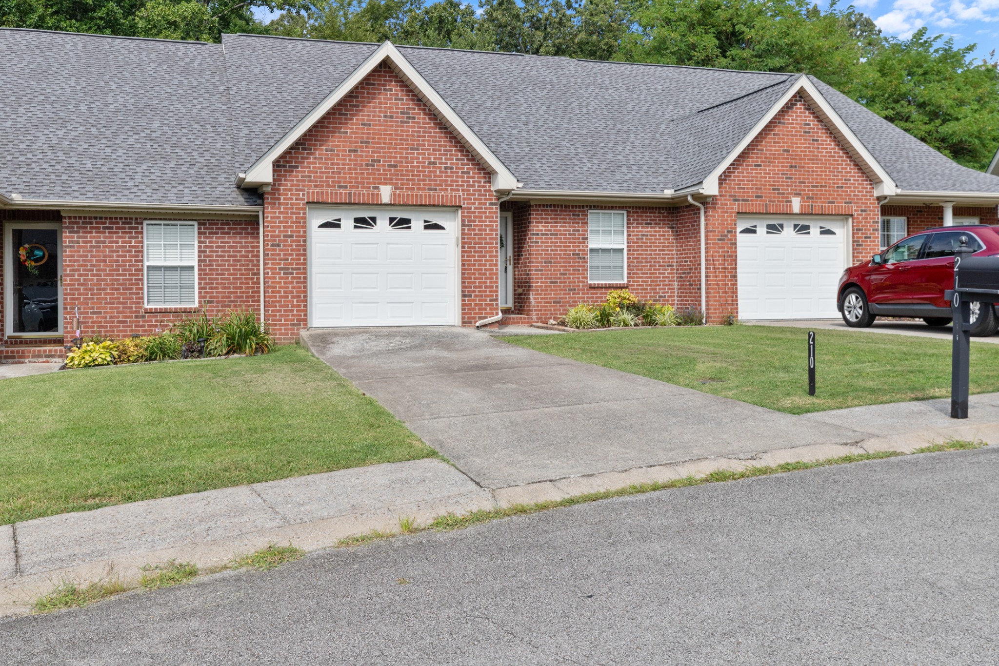 210 Johnstone Dr