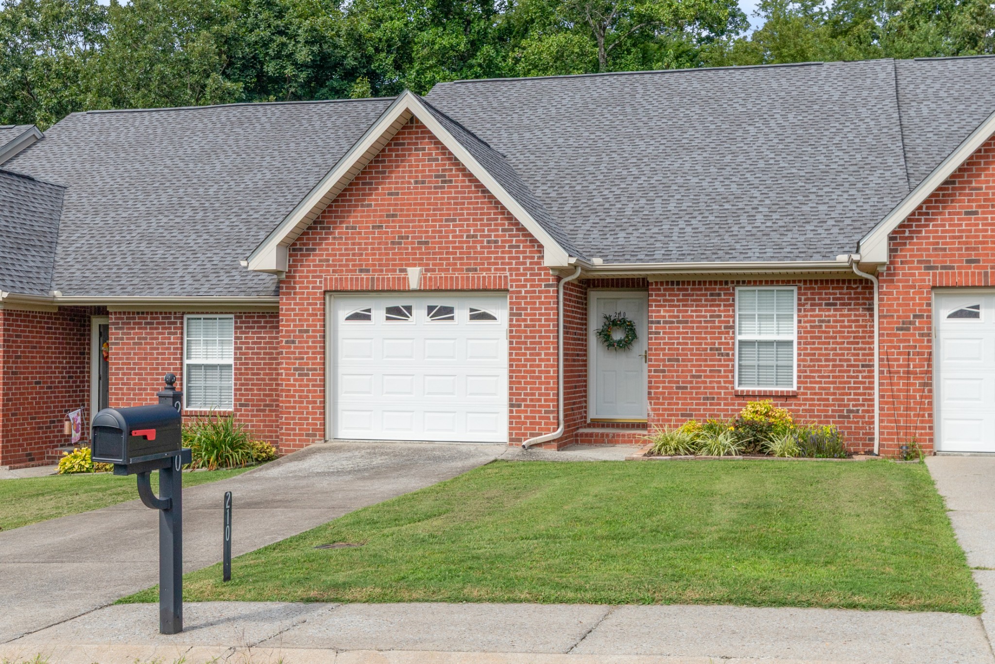 210 Johnstone Dr