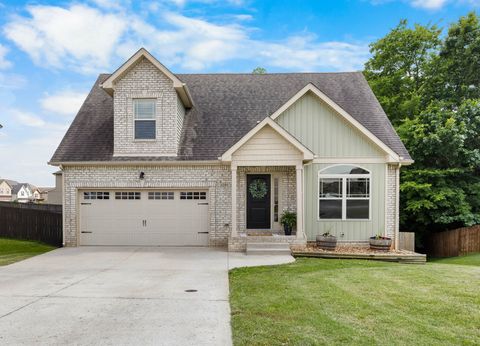 2095 Bandera Dr Clarksville TN 37042