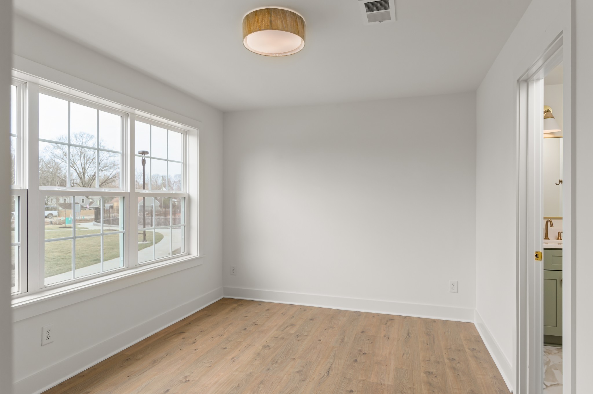 504 Edwin St 22
