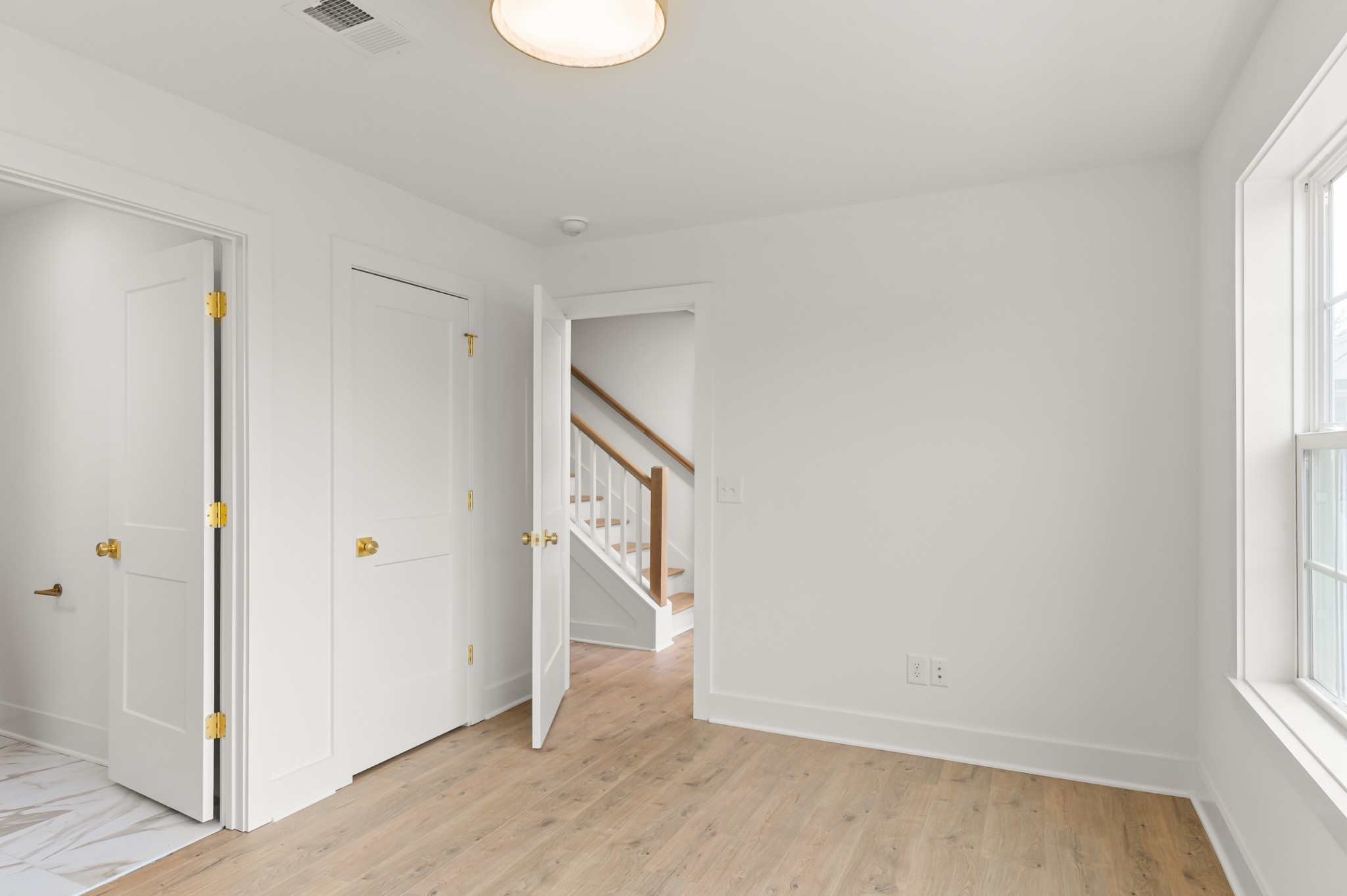 504 Edwin St 22