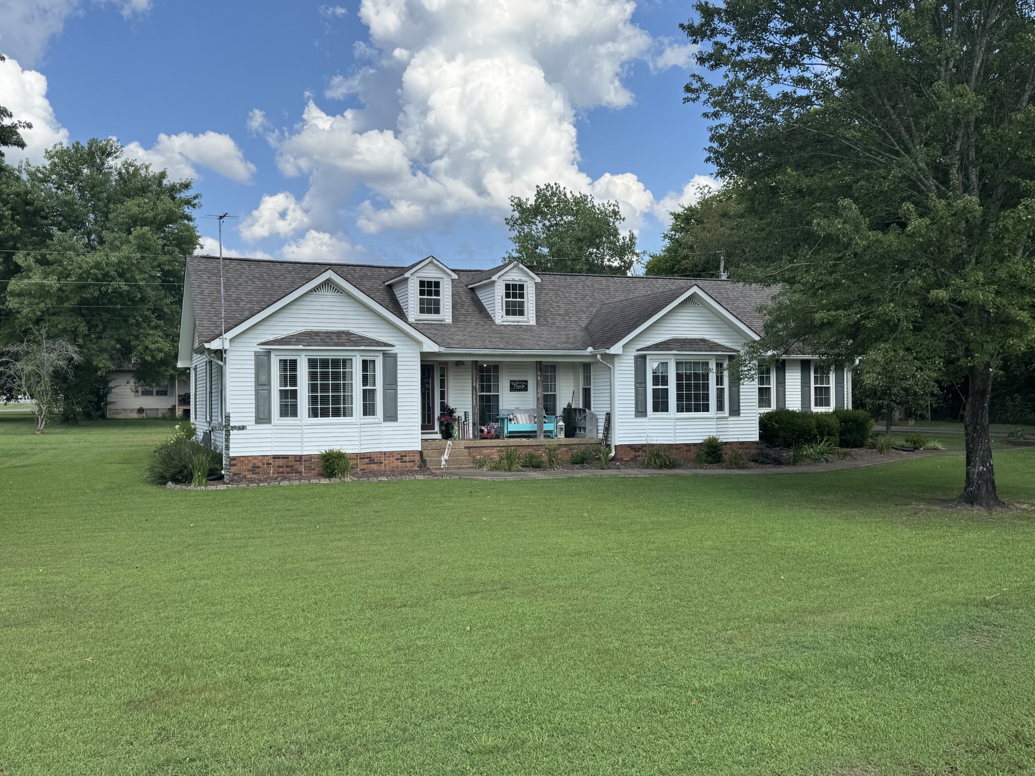23 Elmwood Blvd