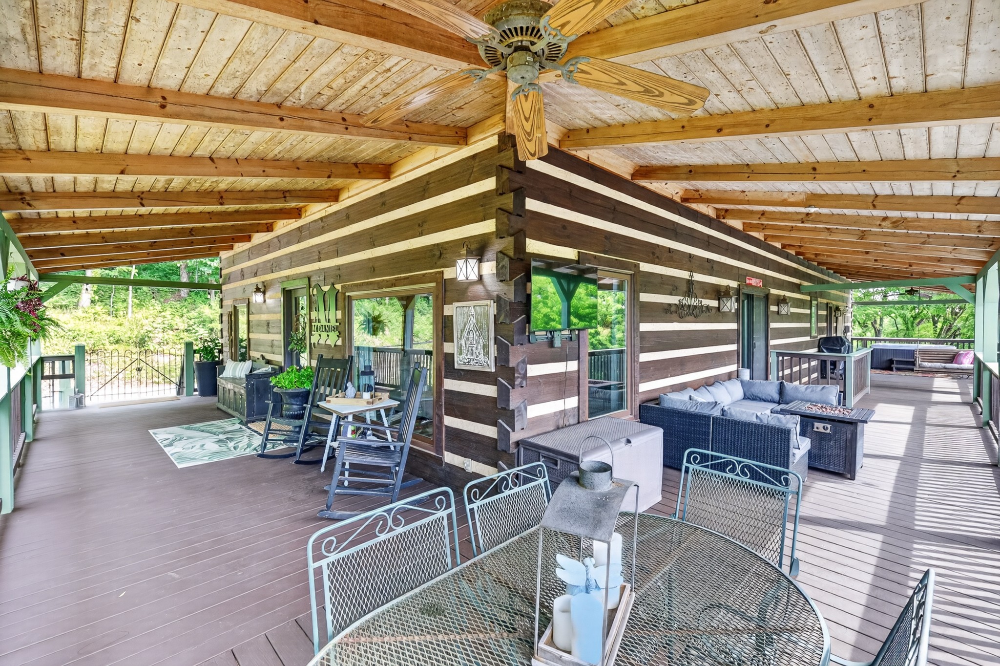 1755 Warren Hollow Rd