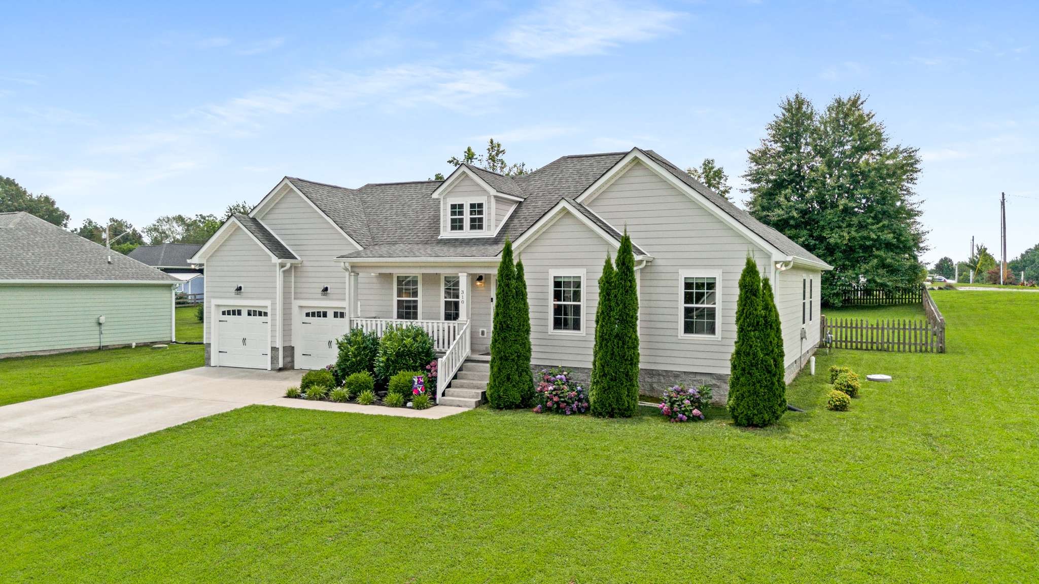 310 Diane Loop